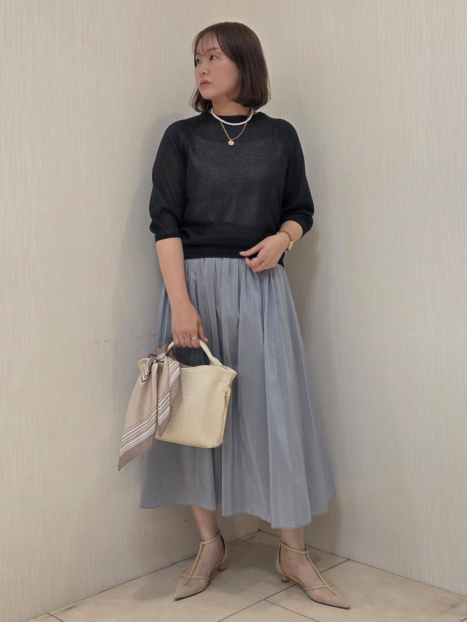 naokoさんの「UNTITLED｜【セットアップ可/後ろウエストゴム/光沢感】ローンフレアスカート」を使ったコーディネート