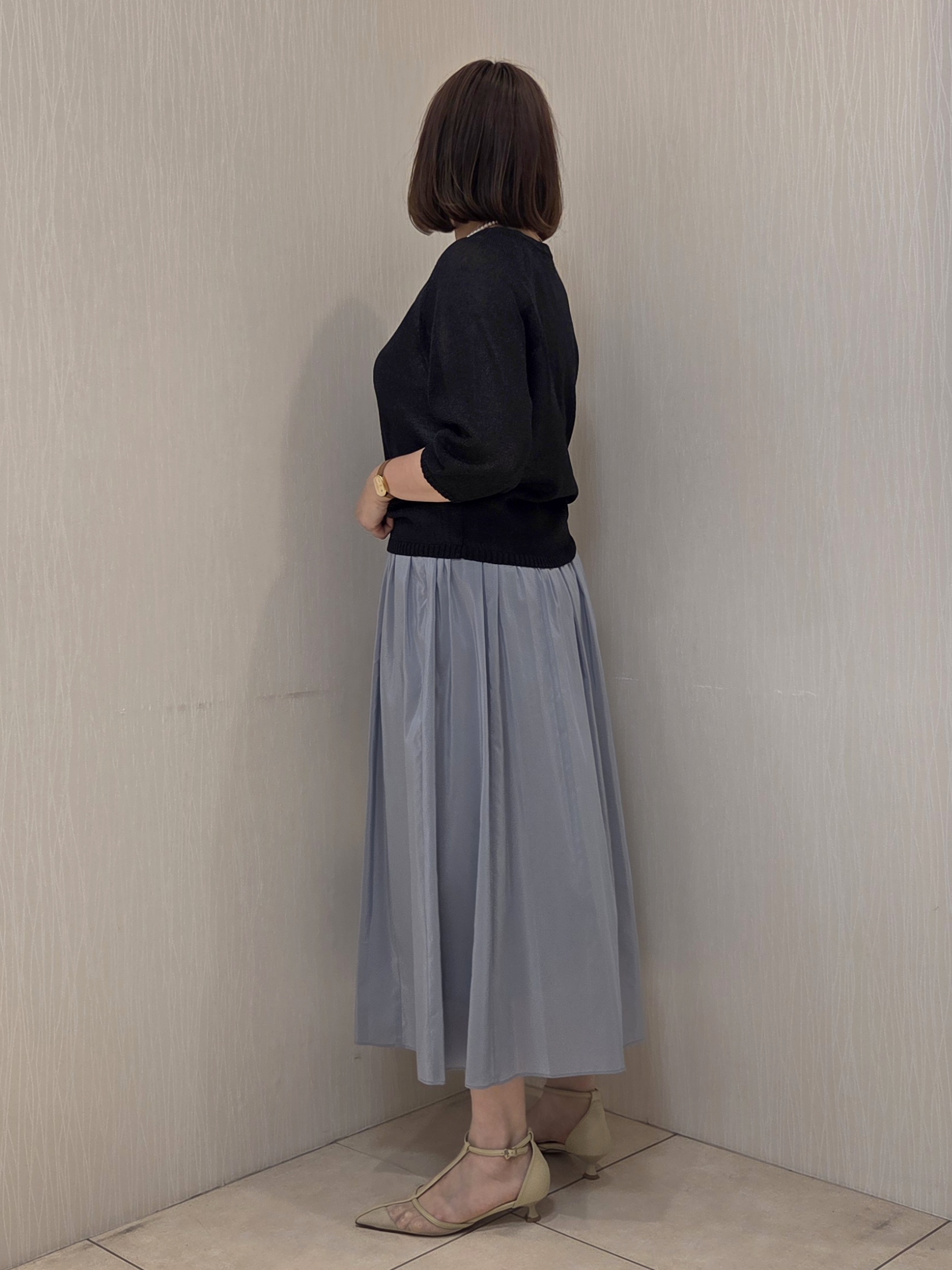 naokoさんの「UNTITLED｜【セットアップ可/後ろウエストゴム/光沢感】ローンフレアスカート」を使ったコーディネート