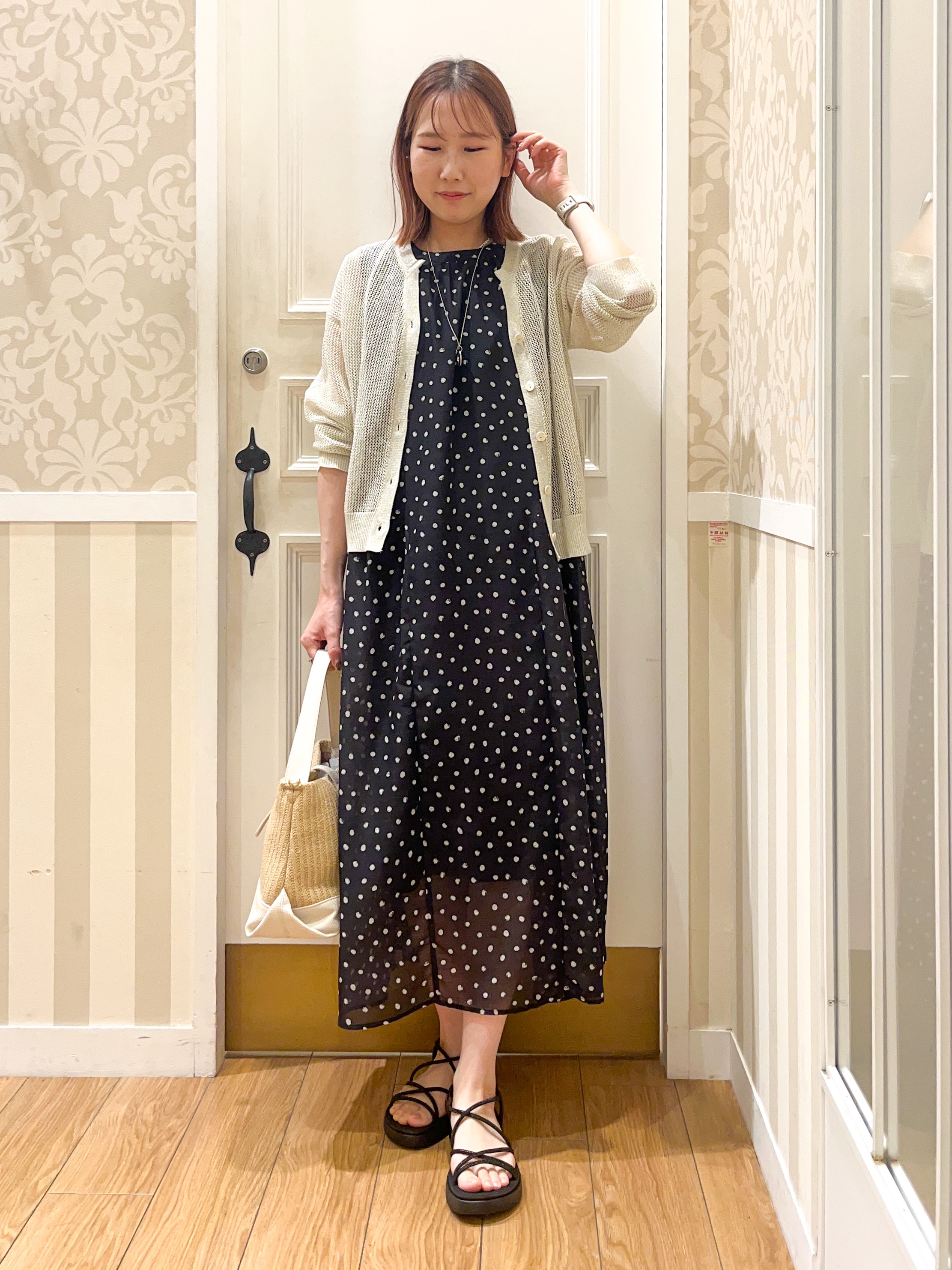 みーちゃんさんの「grove｜【貴島明日香さん着用】ラメメッシュキーネックカーディガン」を使ったコーディネート