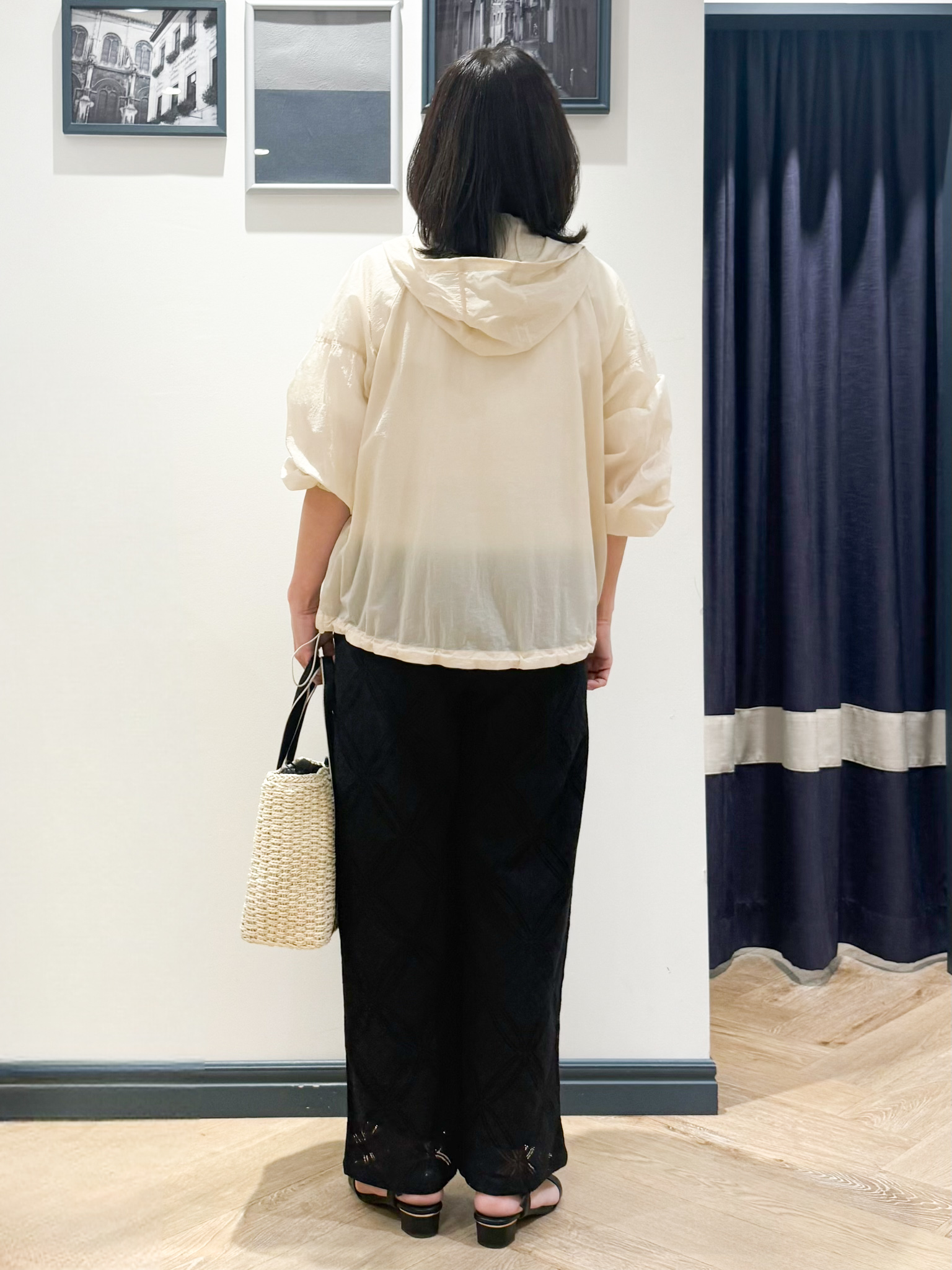 Lilyさんの「grove｜【洗濯機OK】朝晩の気温差に◎軽やかシアーナイロンフーディブルゾン」を使ったコーディネート