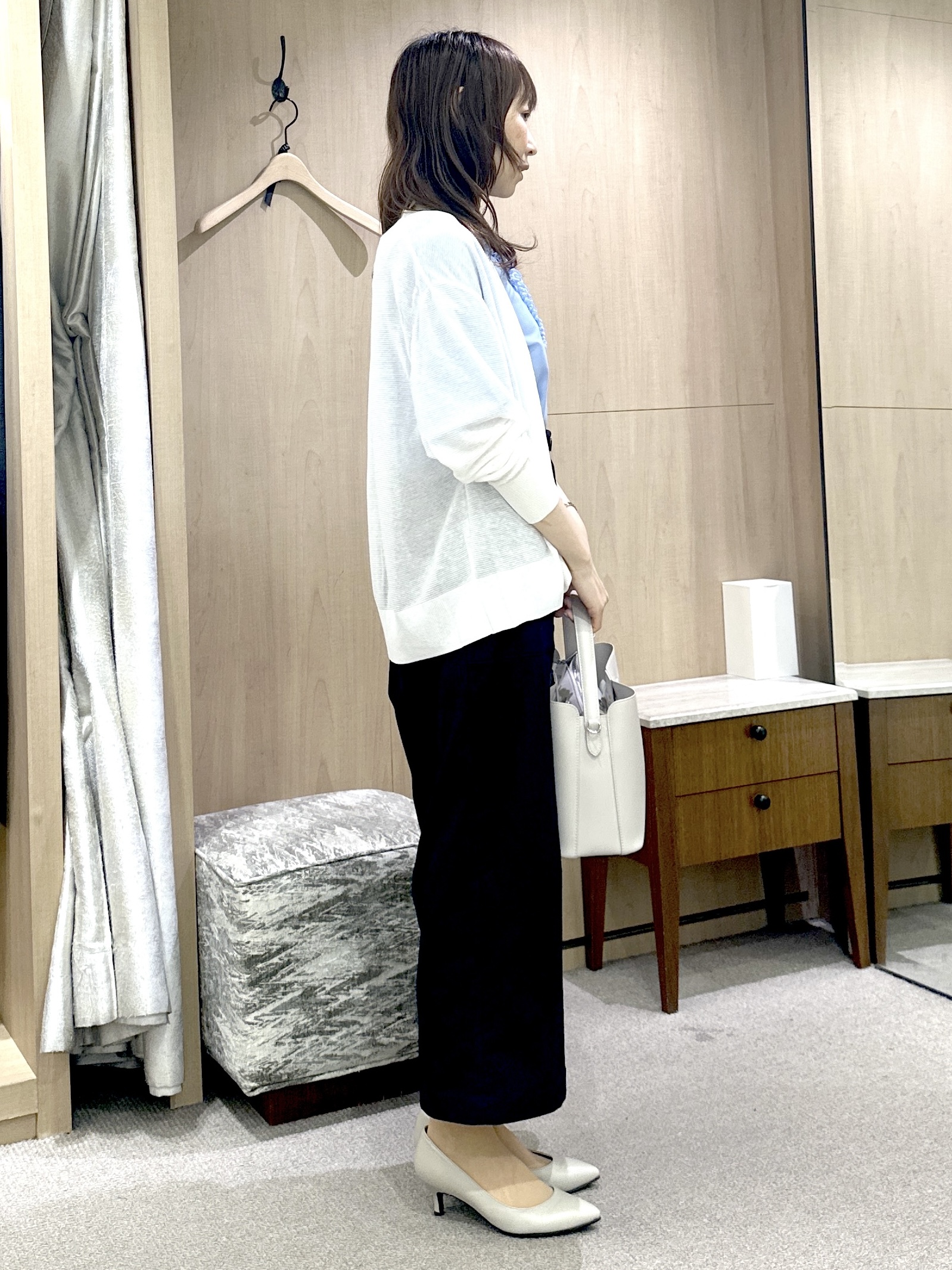 Miwaさんの「UNTITLED｜【接触冷感/通気性/洗える】Vネックフリルブラウス」を使ったコーディネート