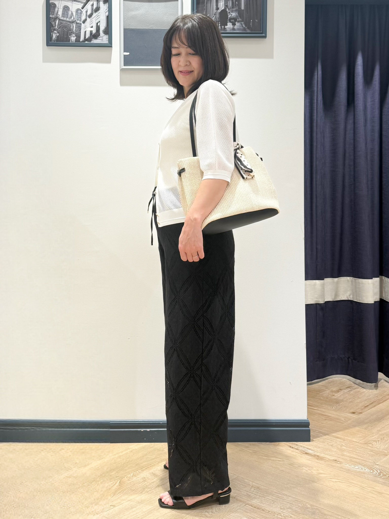 Lilyさんの「grove｜【貴島明日香さん着用・洗える】透けない、大人のメッシュカーディガン」を使ったコーディネート