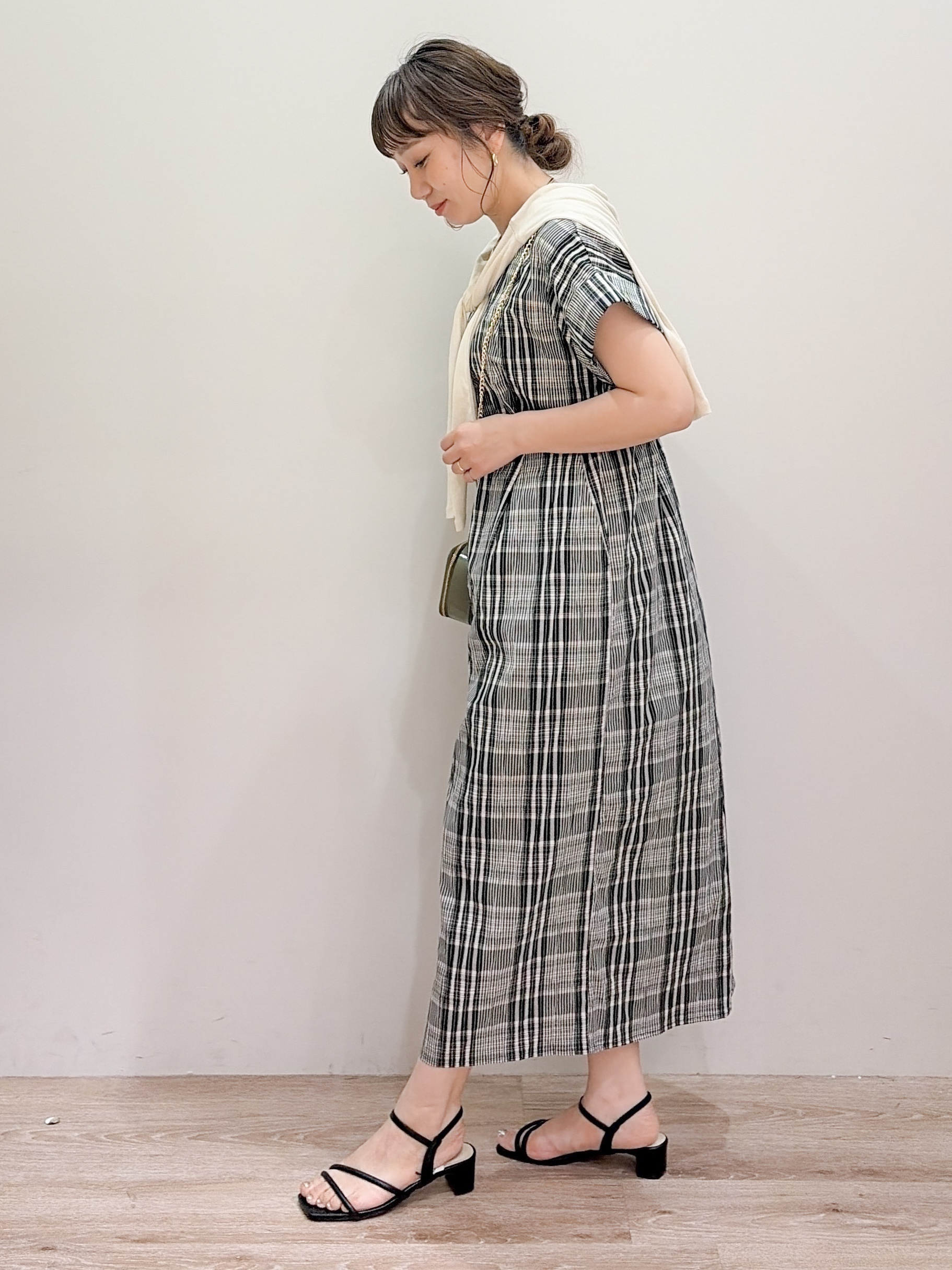 risayanさんの「OPAQUE.CLIP｜チェック柄Iラインシルエットワンピース【洗濯機OK】」を使ったコーディネート