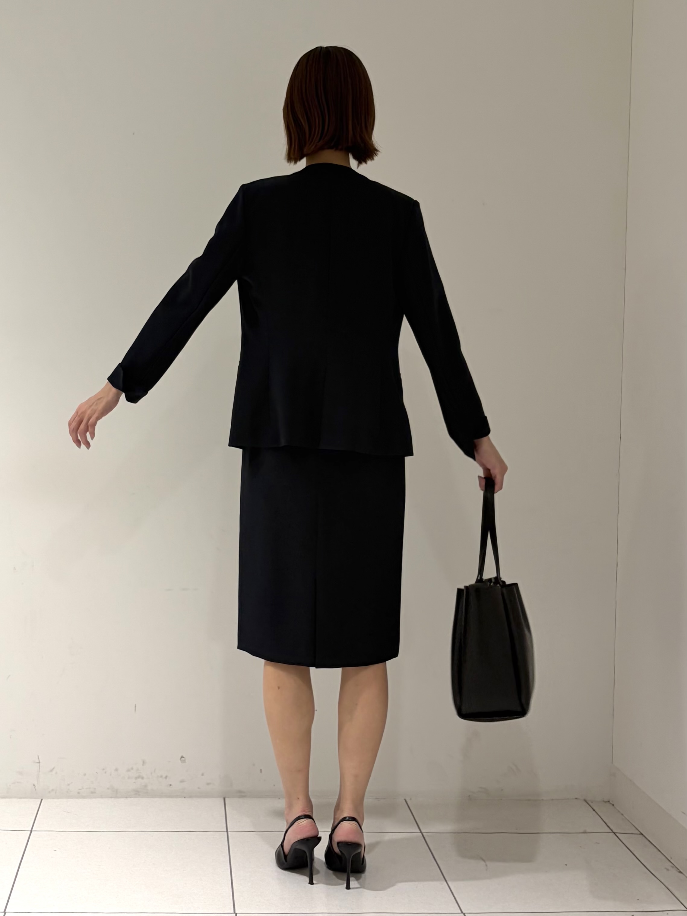 shioriさんの「INDIVI｜【定番スーツ／UVケア／洗える】ウール調ノーカラージャケット」を使ったコーディネート