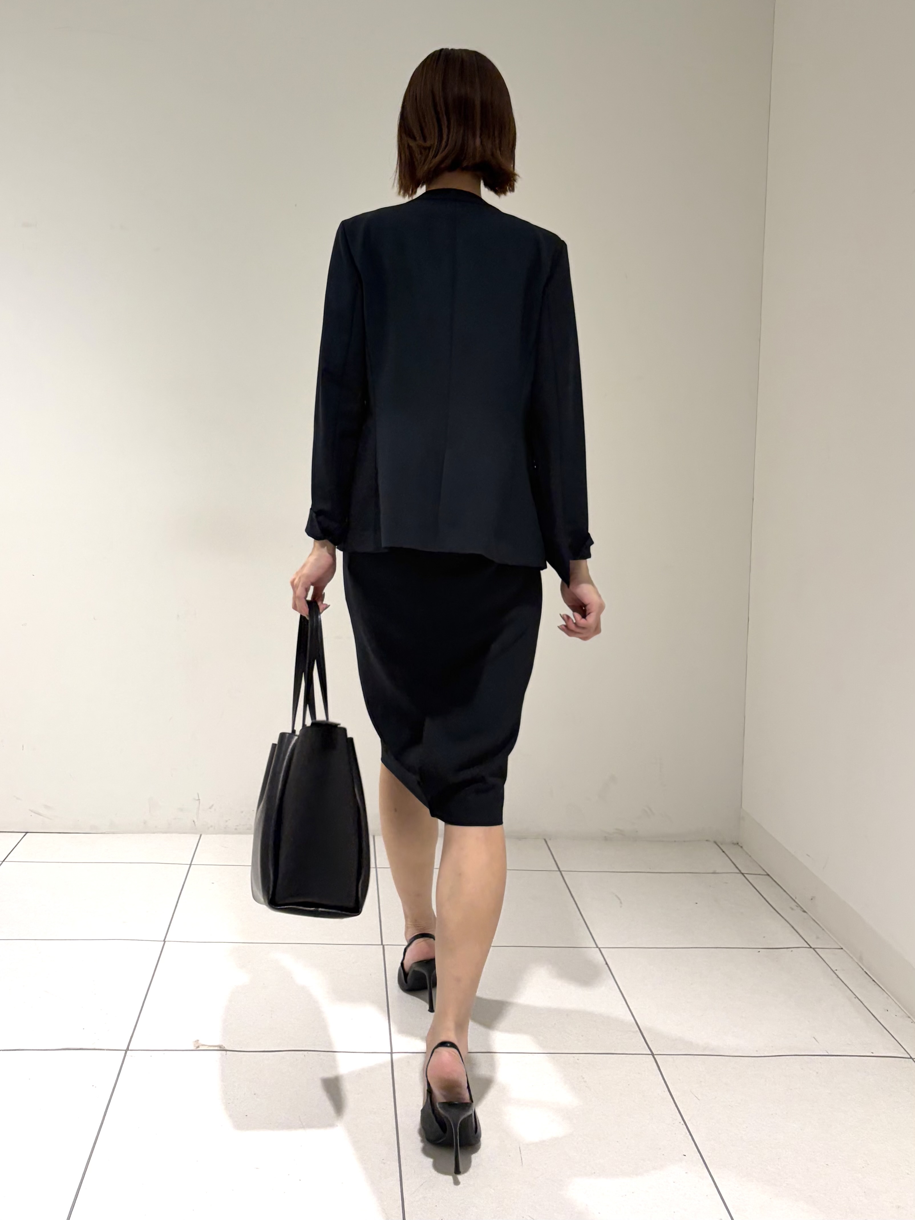 shioriさんの「INDIVI｜【定番スーツ／UVケア／洗える】ウール調ノーカラージャケット」を使ったコーディネート