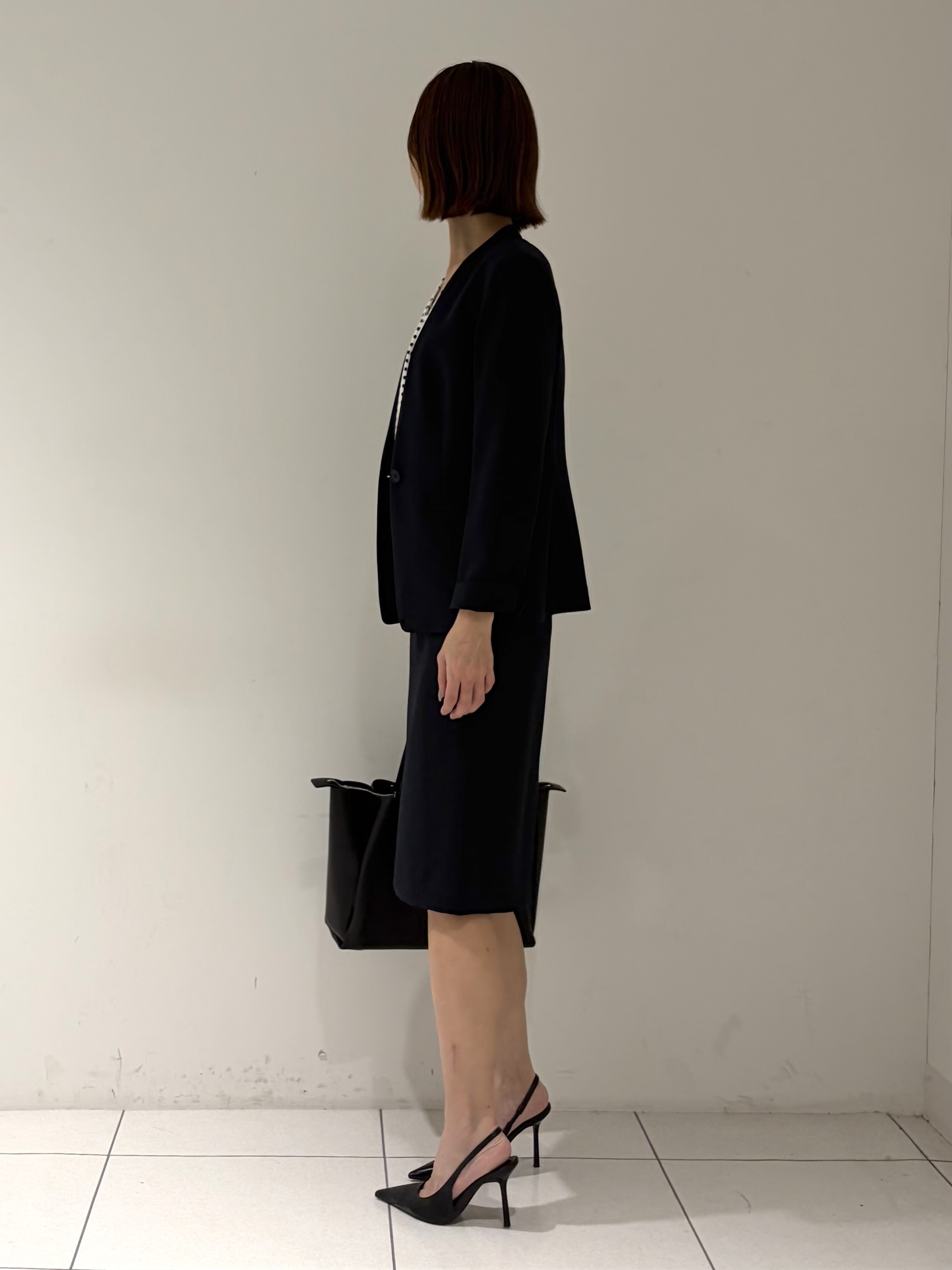 shioriさんの「INDIVI｜【定番スーツ／UVケア／洗える】ウール調ノーカラージャケット」を使ったコーディネート
