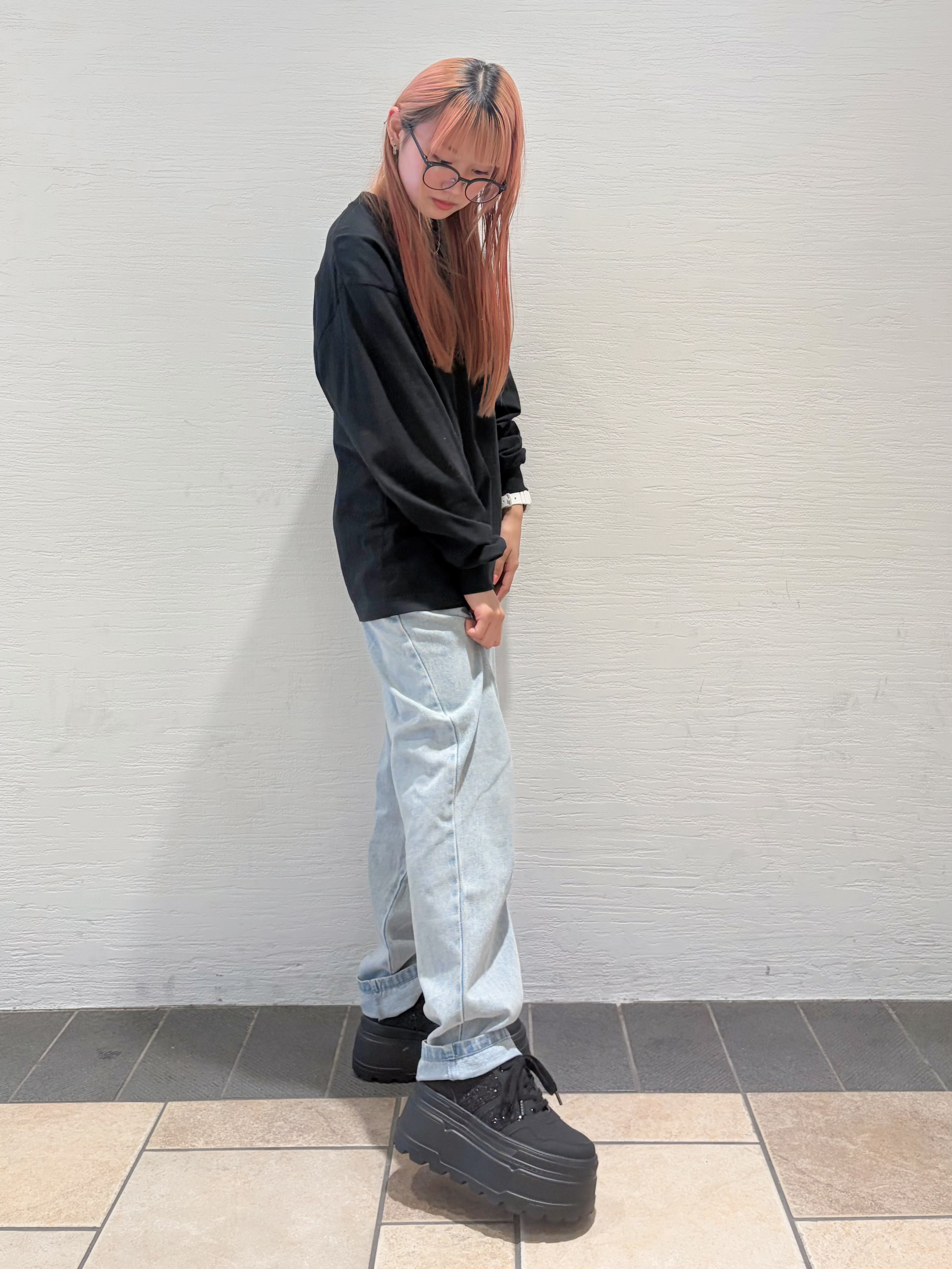 suzuhaさんの「ESPERANZA｜ラメライン厚底スニーカー」を使ったコーディネート