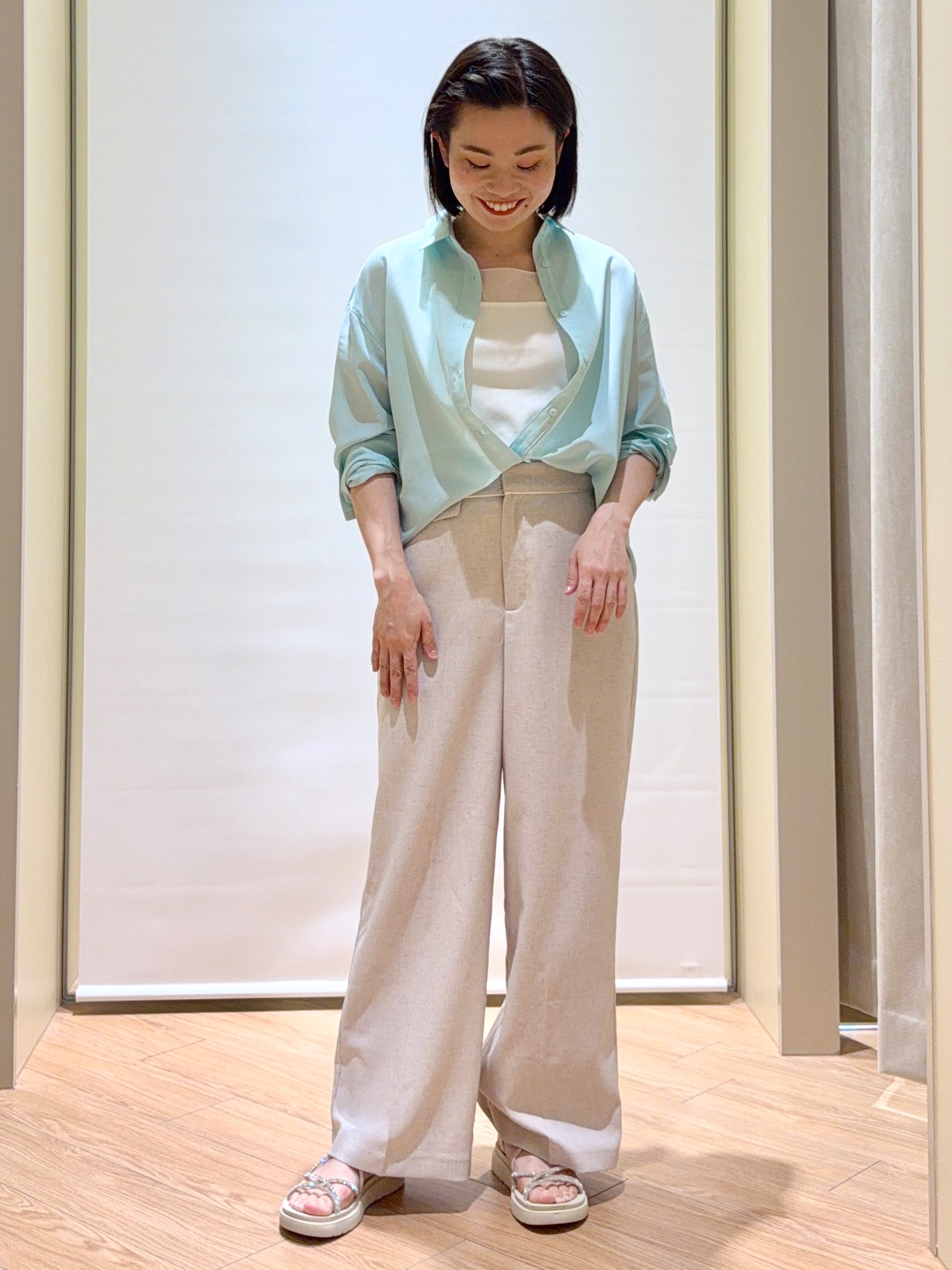 あんりさんの「grove｜【洗濯機OK・ひんやり】朝晩の気温差に◎軽やかシアーシャツ」を使ったコーディネート