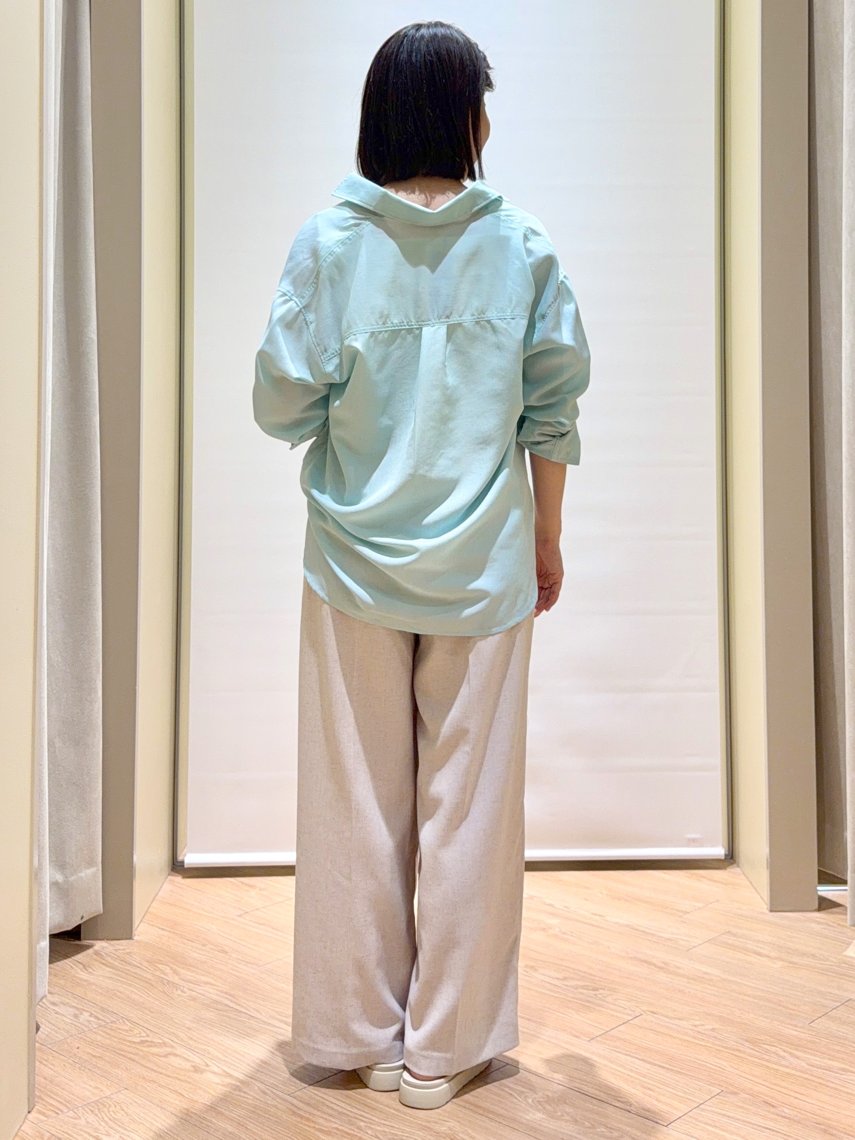 あんりさんの「grove｜【洗濯機OK・ひんやり】朝晩の気温差に◎軽やかシアーシャツ」を使ったコーディネート