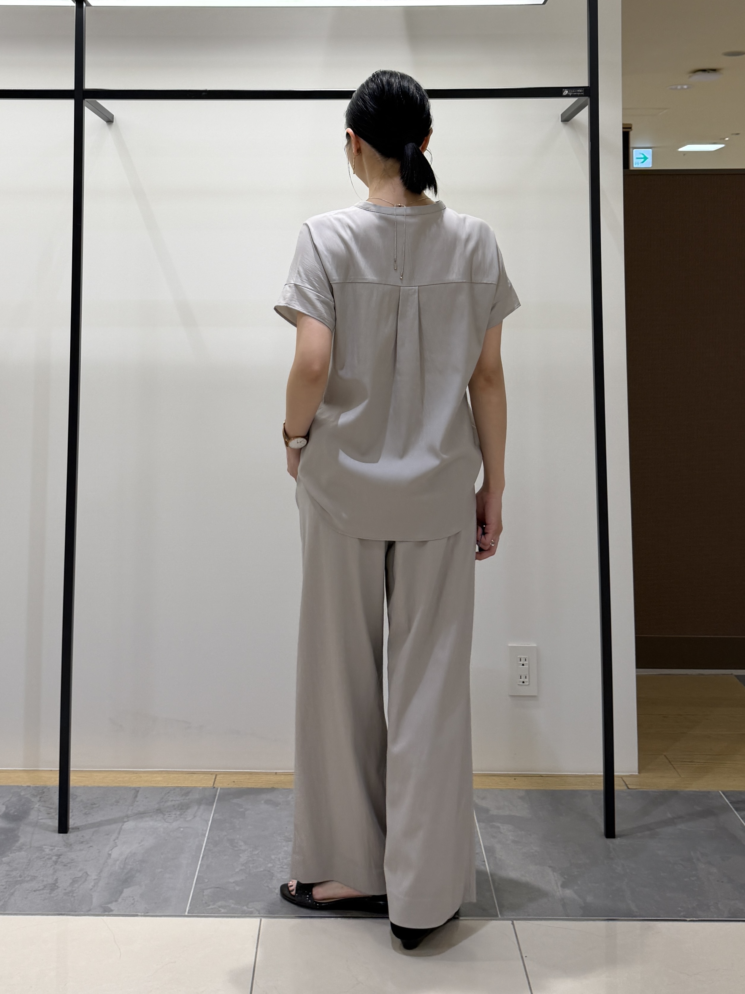 shihoさんの「INDIVI｜【洗える／SETUP可能】スキッパーブラウス」を使ったコーディネート