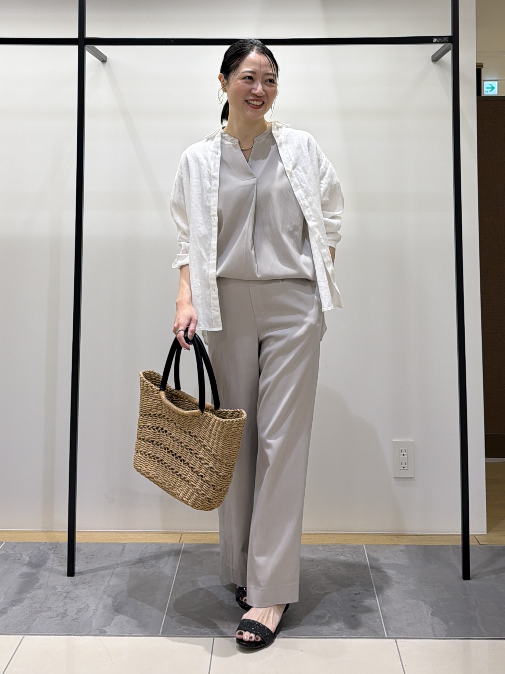 shihoさんの「INDIVI｜【接触冷感／2WAY】カシュクールリネンシャツ」を使ったコーディネート