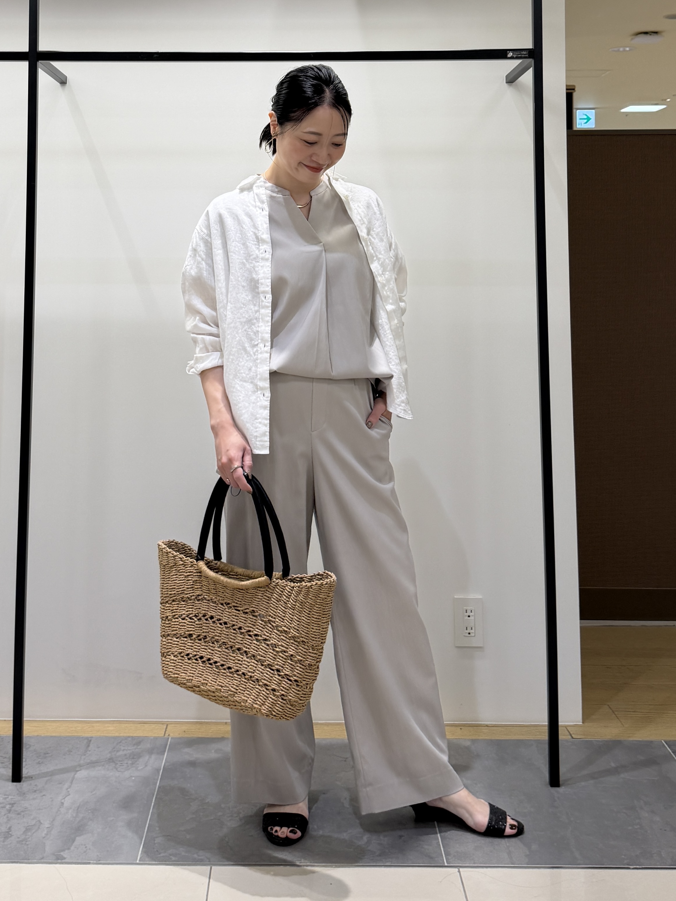 shihoさんの「INDIVI｜【接触冷感／2WAY】カシュクールリネンシャツ」を使ったコーディネート