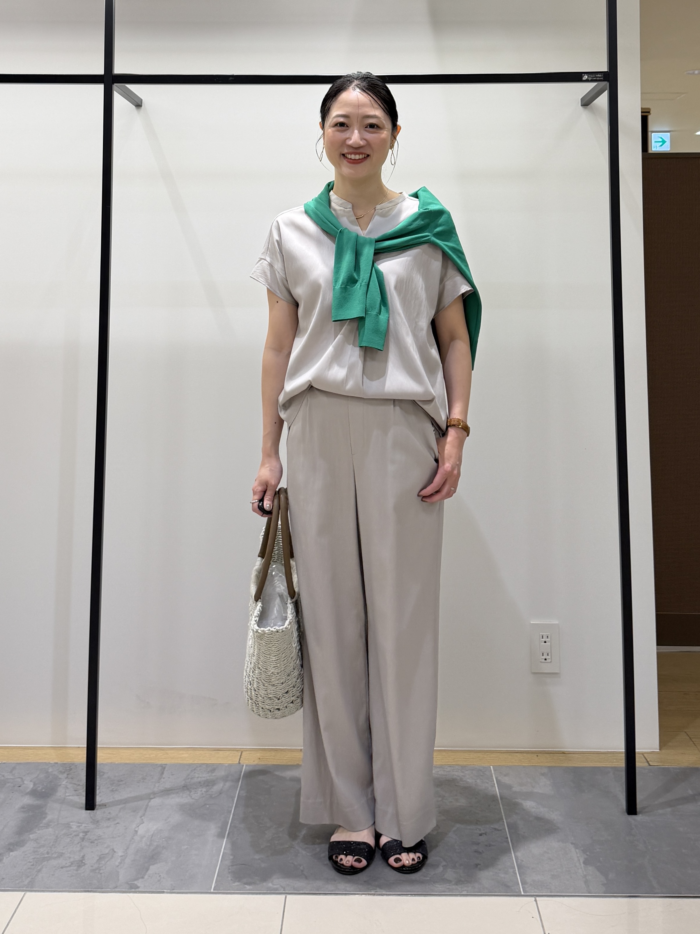 shihoさんの「INDIVI｜【洗える／SETUP可能】スキッパーブラウス」を使ったコーディネート