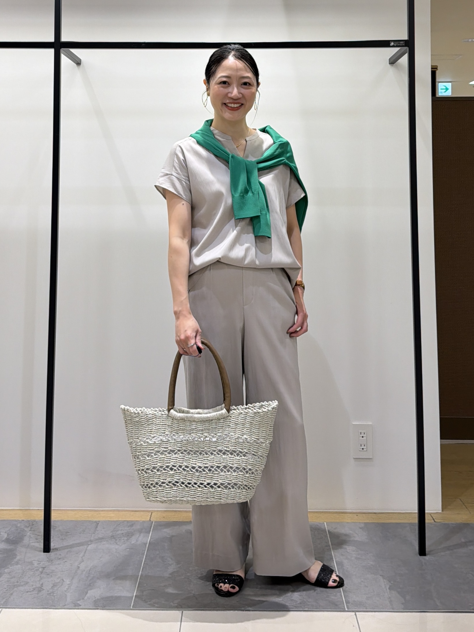 shihoさんの「INDIVI｜【洗える／SETUP可能】スキッパーブラウス」を使ったコーディネート