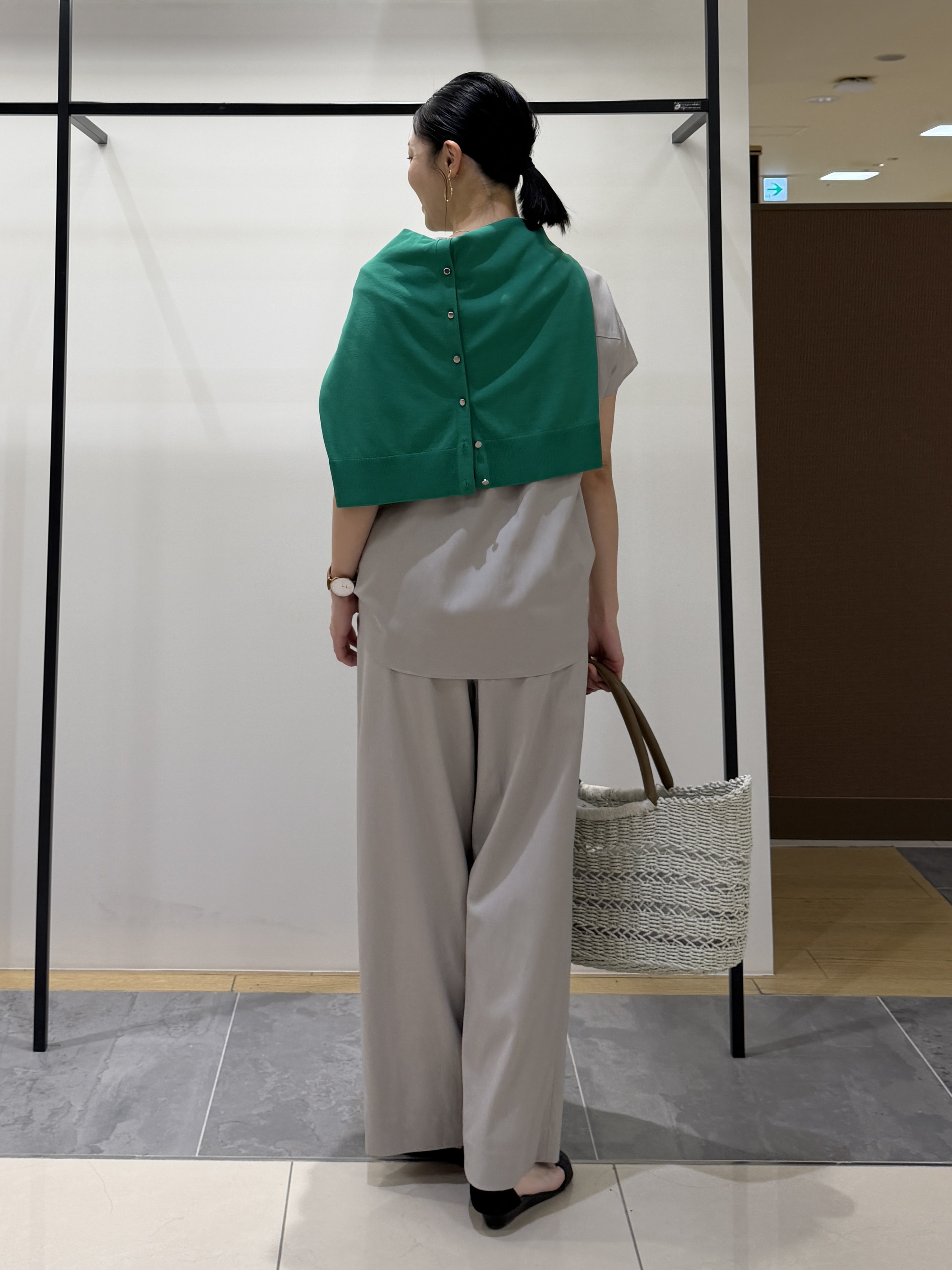 shihoさんの「INDIVI｜【洗える／SETUP可能】スキッパーブラウス」を使ったコーディネート