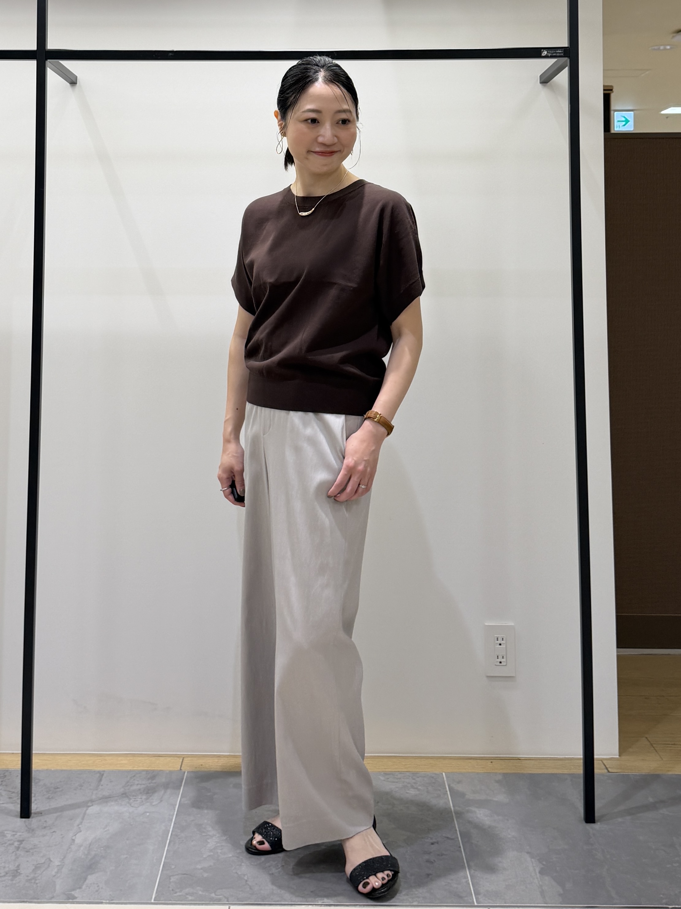 shihoさんの「INDIVI｜【洗える／コットン】ドライタッチさらりニットT」を使ったコーディネート