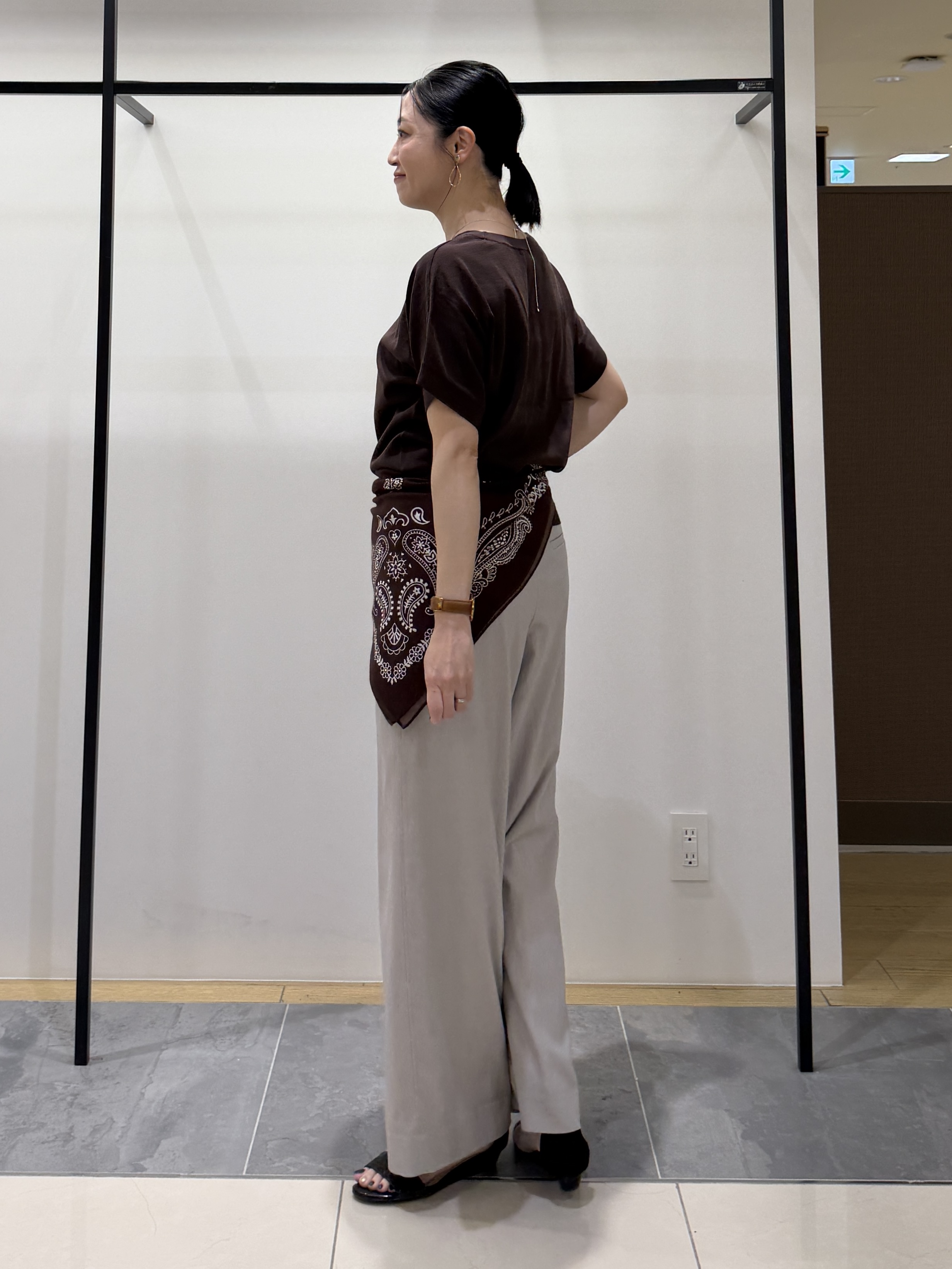 shihoさんの「INDIVI｜【洗える／コットン】ドライタッチさらりニットT」を使ったコーディネート