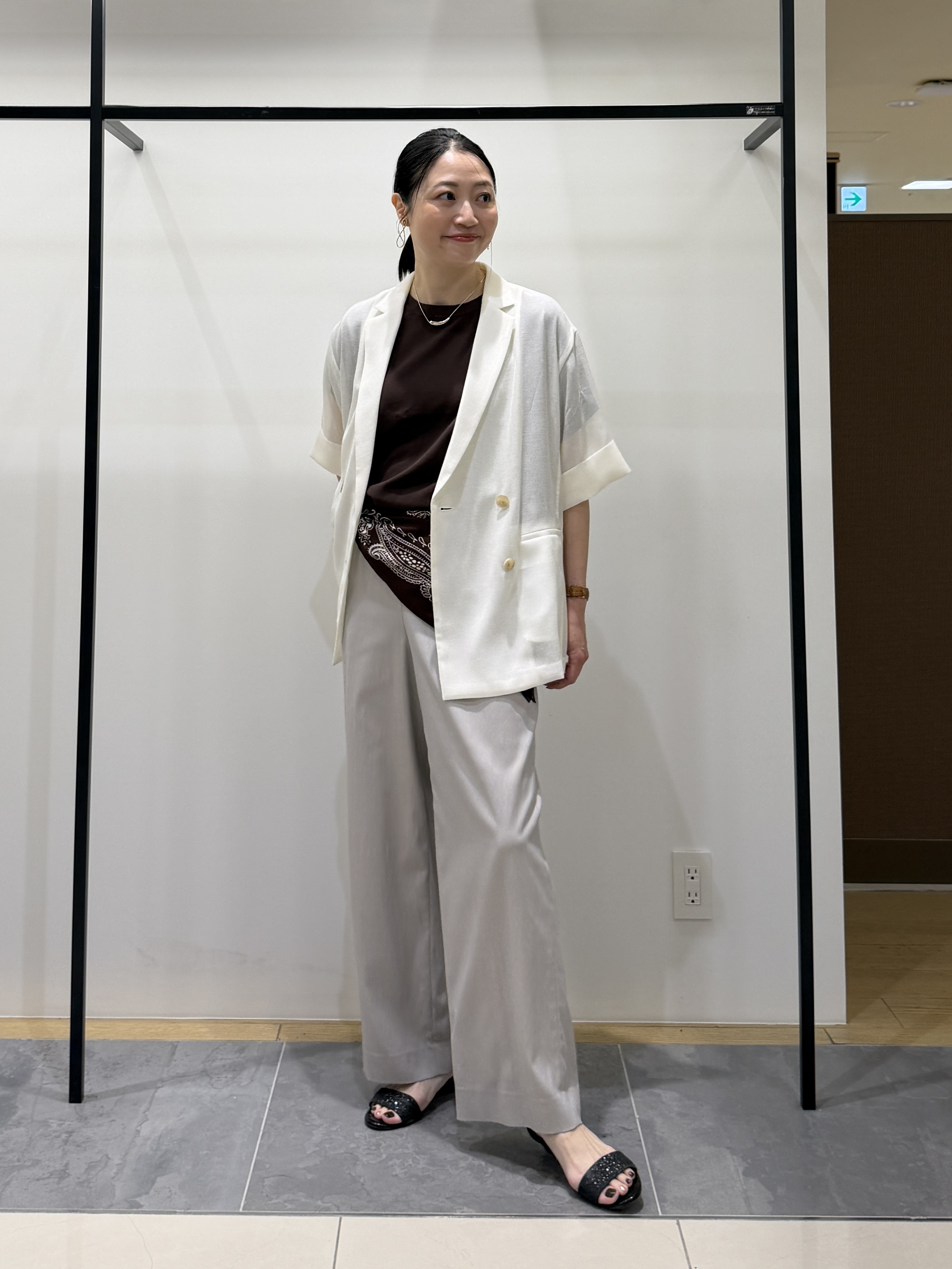 shihoさんの「INDIVI｜【洗える／メッシュ素材／SETUP可能】半袖シアージャケット」を使ったコーディネート