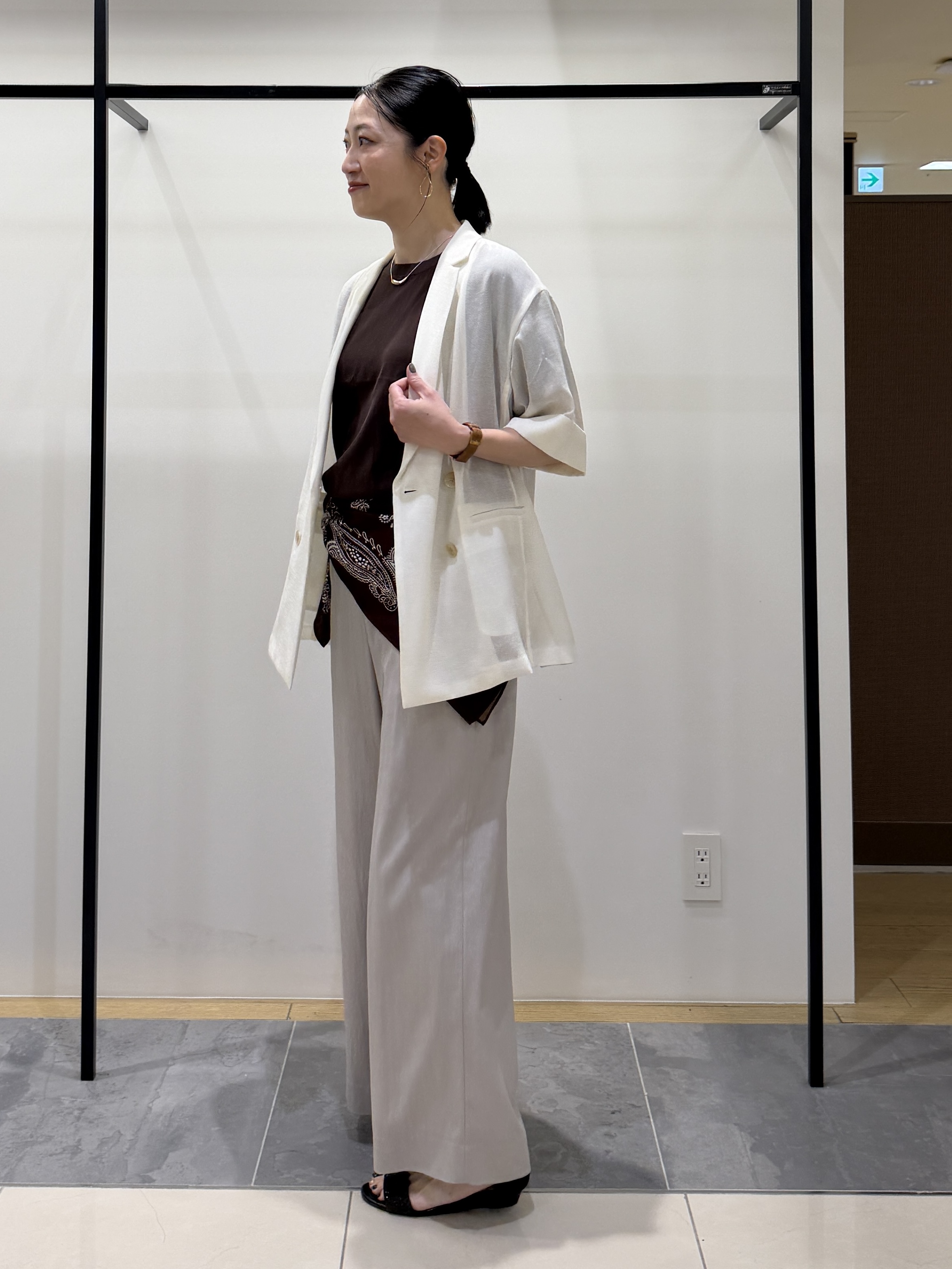 shihoさんの「INDIVI｜【洗える／メッシュ素材／SETUP可能】半袖シアージャケット」を使ったコーディネート
