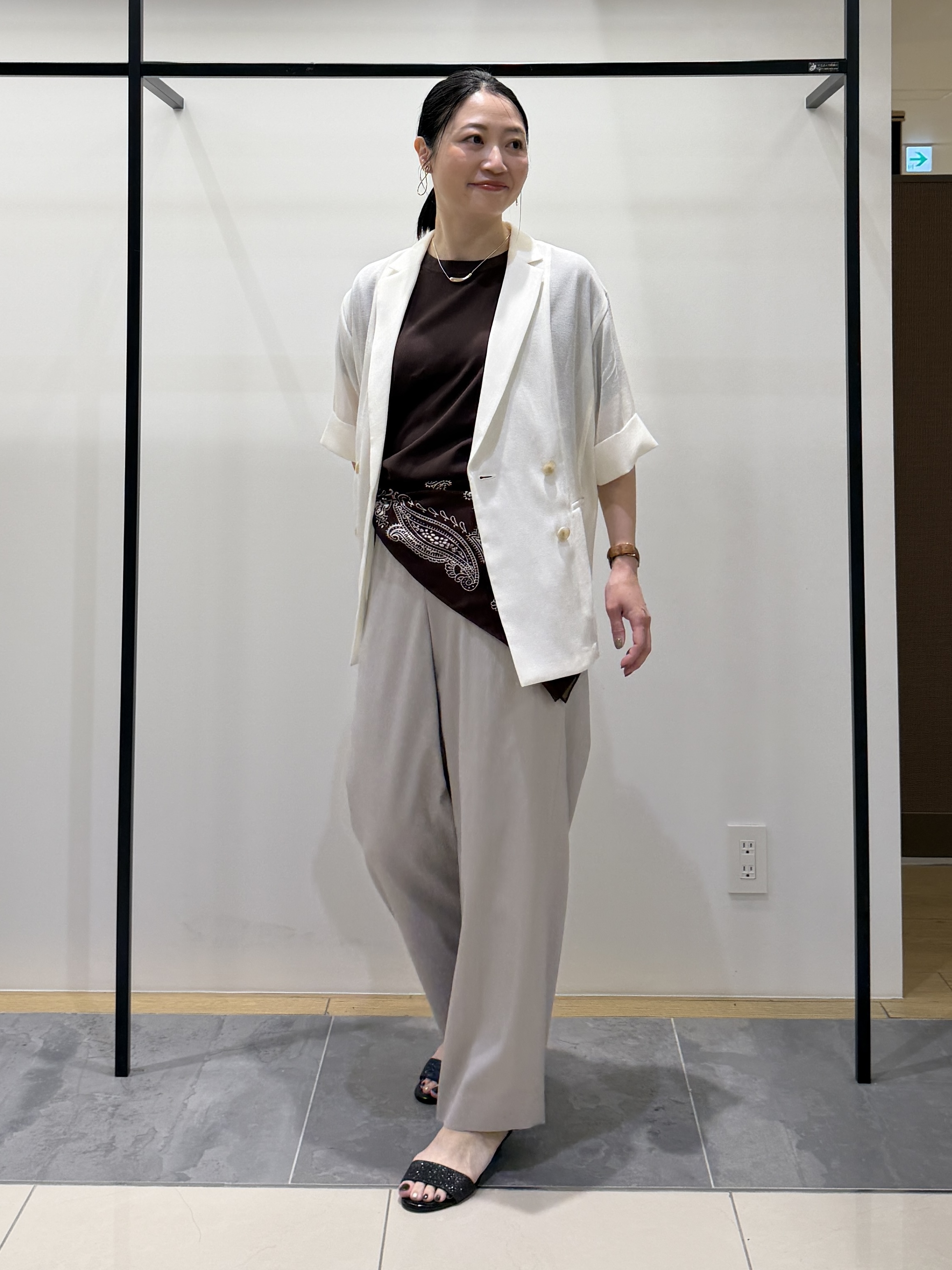 shihoさんの「INDIVI｜【洗える／メッシュ素材／SETUP可能】半袖シアージャケット」を使ったコーディネート