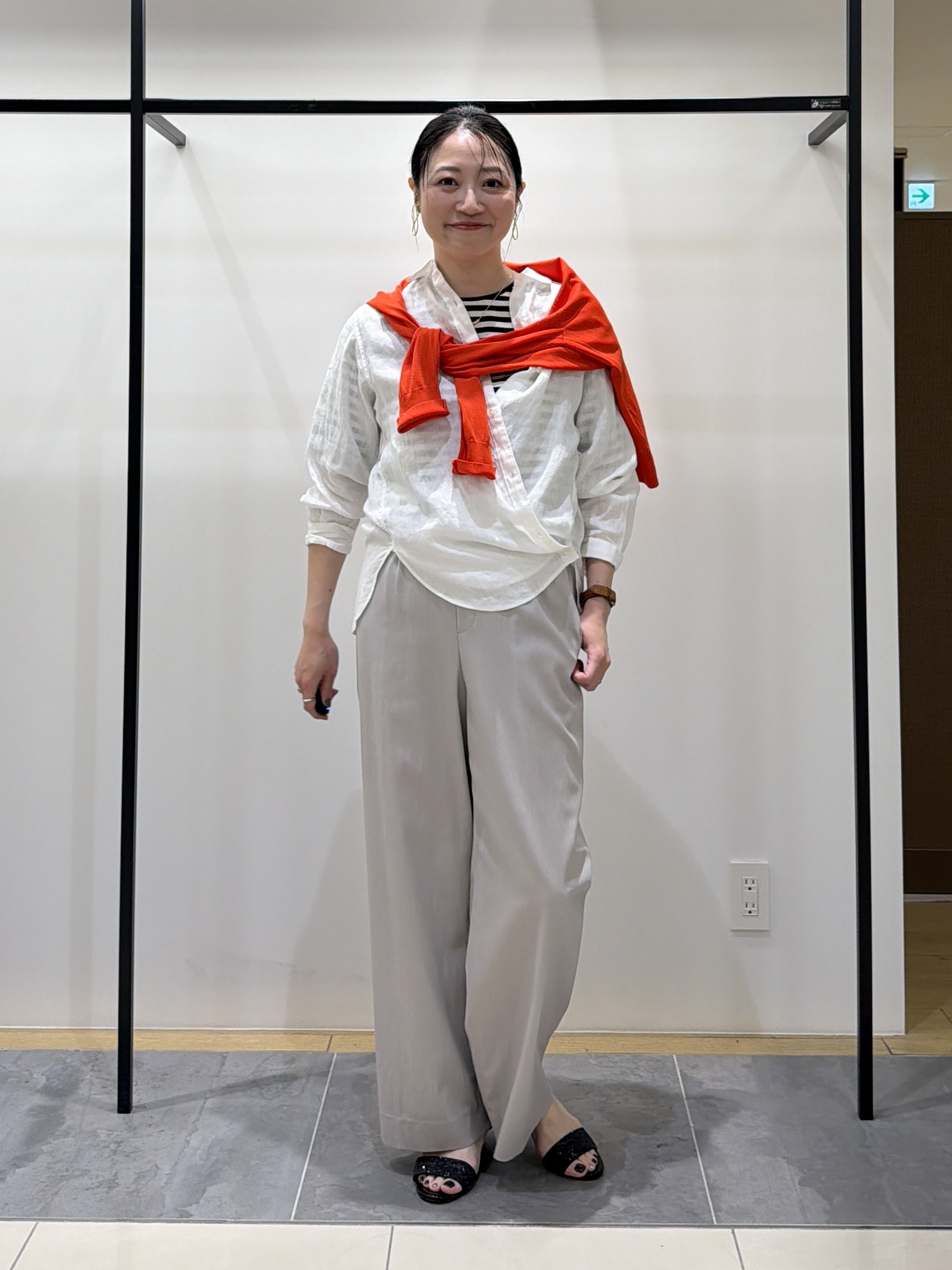 shihoさんの「INDIVI｜【接触冷感／2WAY】カシュクールリネンシャツ」を使ったコーディネート