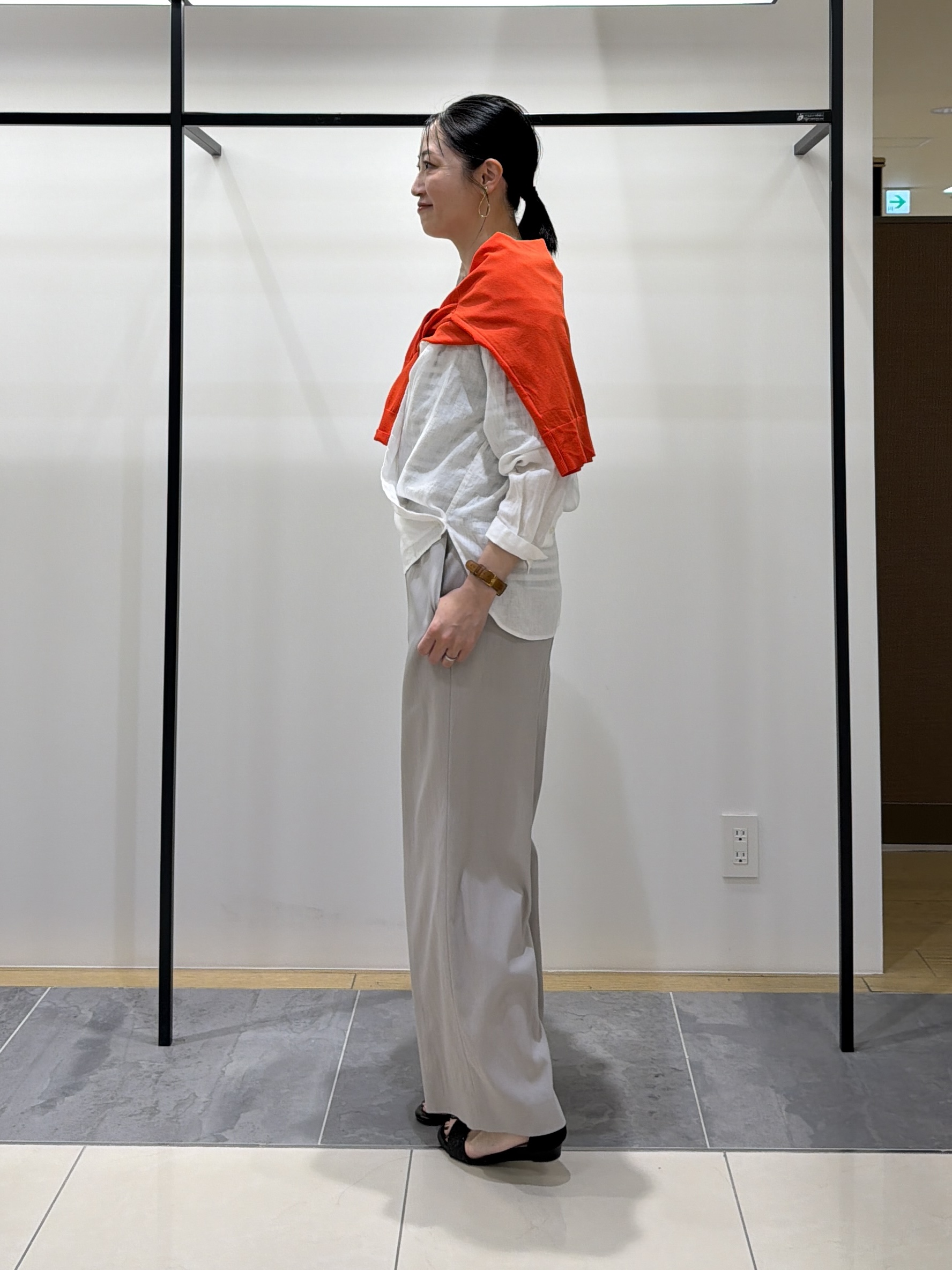 shihoさんの「INDIVI｜【接触冷感／2WAY】カシュクールリネンシャツ」を使ったコーディネート