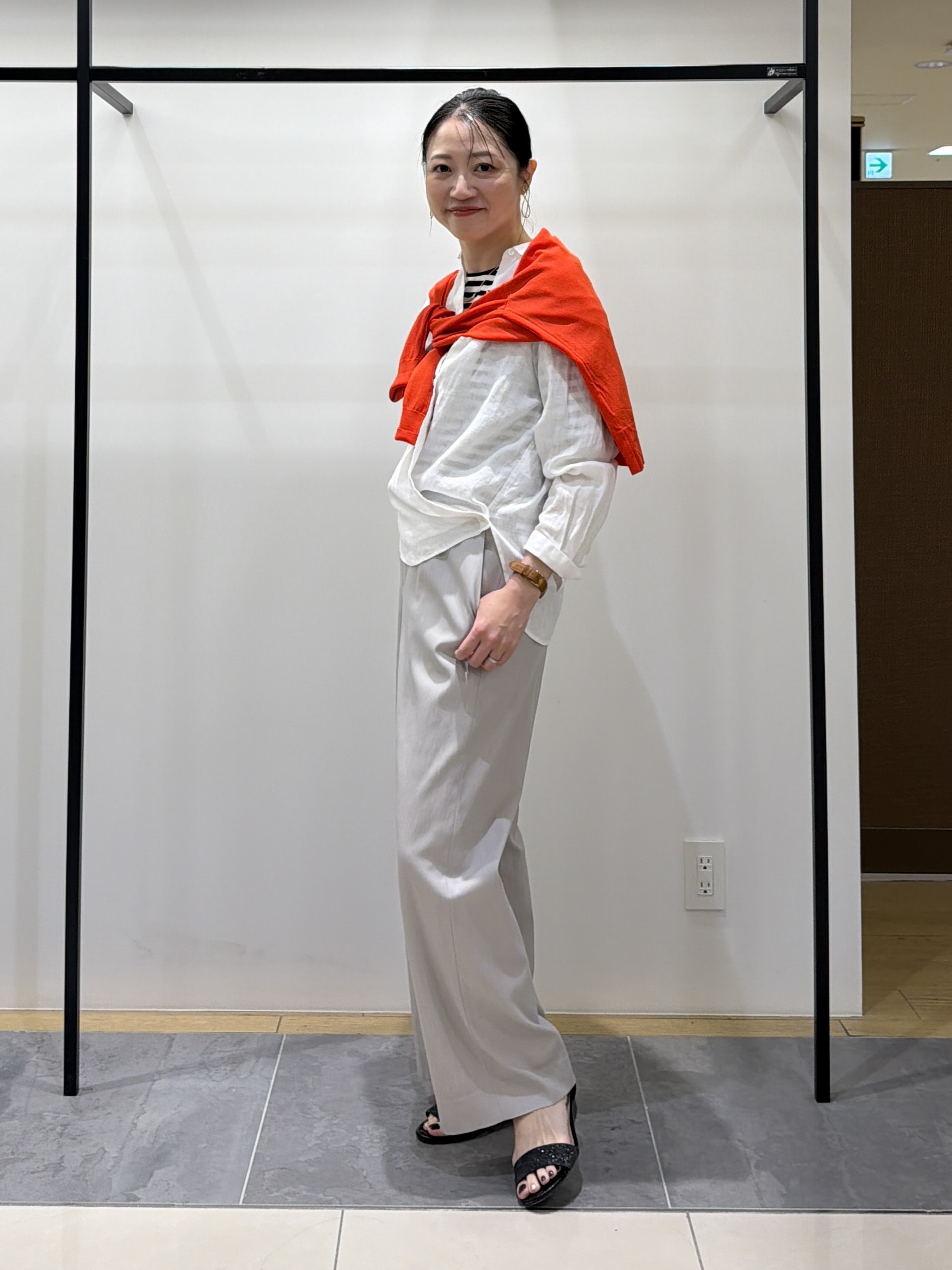 shihoさんの「INDIVI｜【接触冷感／2WAY】カシュクールリネンシャツ」を使ったコーディネート
