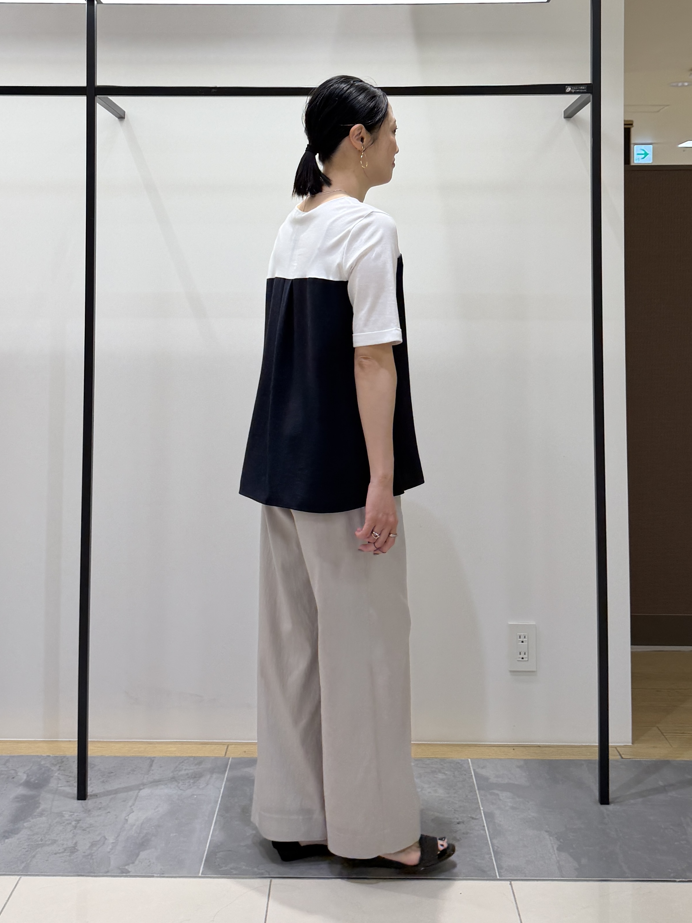shihoさんの「INDIVI｜【着る日傘／SETUP可能】ビスチェレイヤード風トップス」を使ったコーディネート