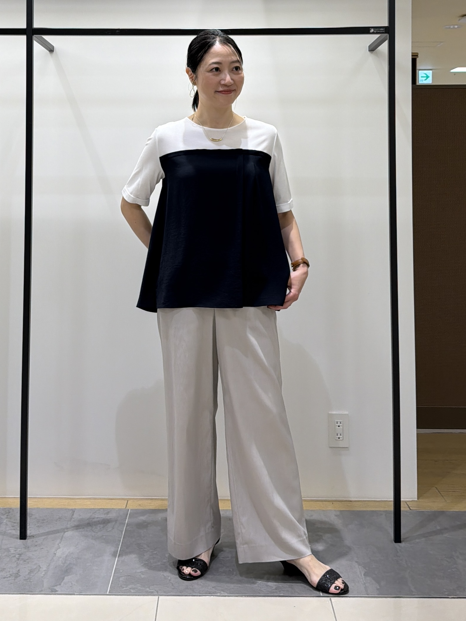 shihoさんの「INDIVI｜【着る日傘／SETUP可能】ビスチェレイヤード風トップス」を使ったコーディネート