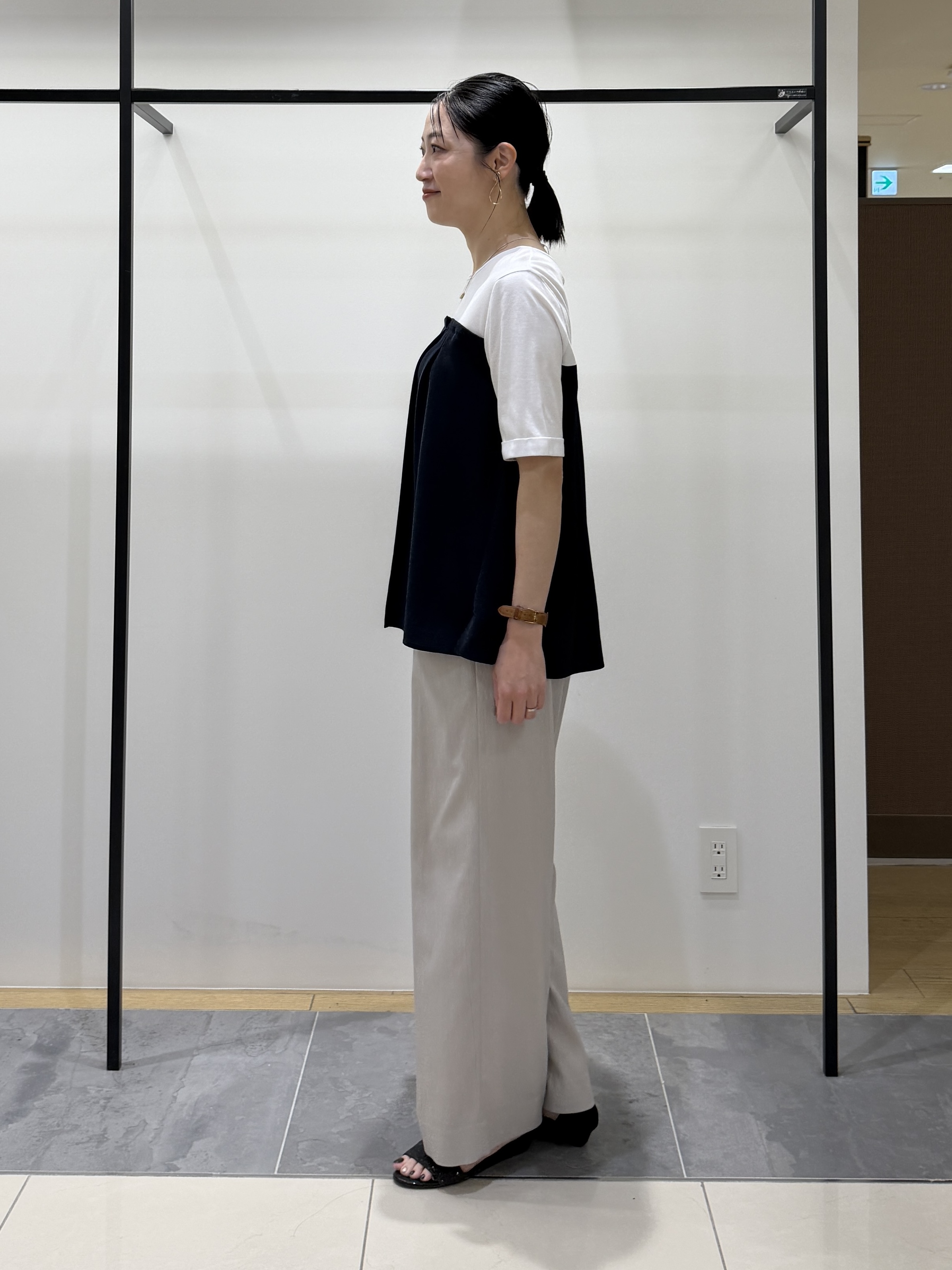 shihoさんの「INDIVI｜【着る日傘／SETUP可能】ビスチェレイヤード風トップス」を使ったコーディネート
