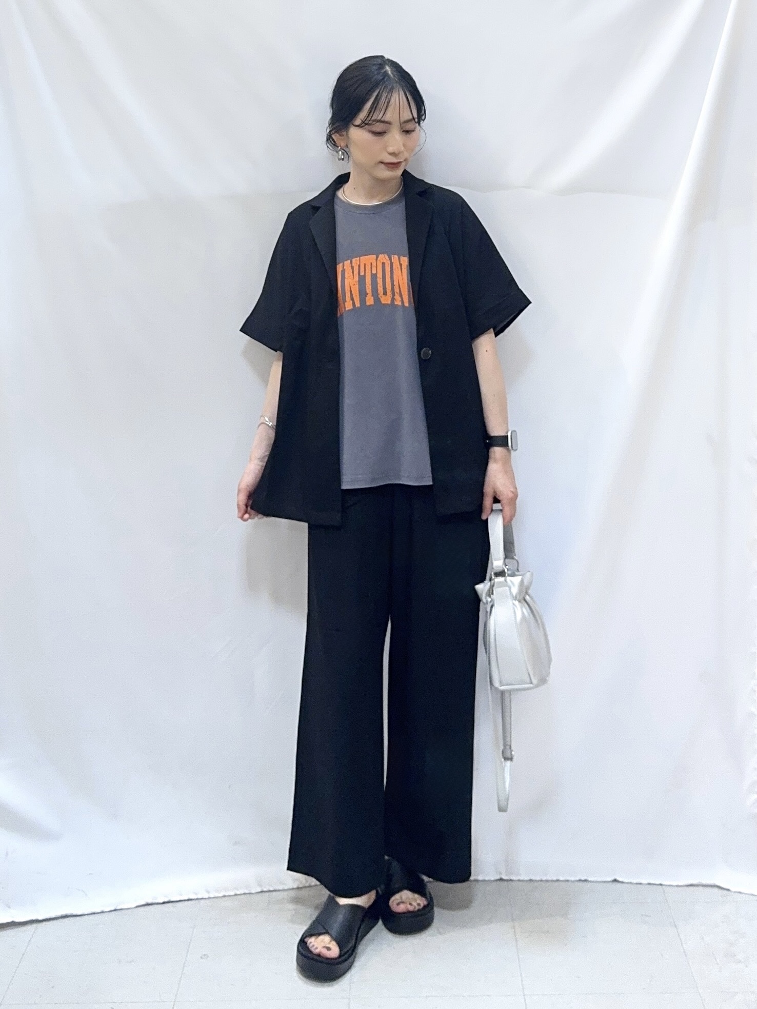 𝐇𝐢𝐫𝐨𝐦𝐢さんの「SHOO･LA･RUE｜【高レビュー/洗濯機可/セットアップ可】軽凛(かろりん) ひんやり半袖ジャケット」を使ったコーディネート