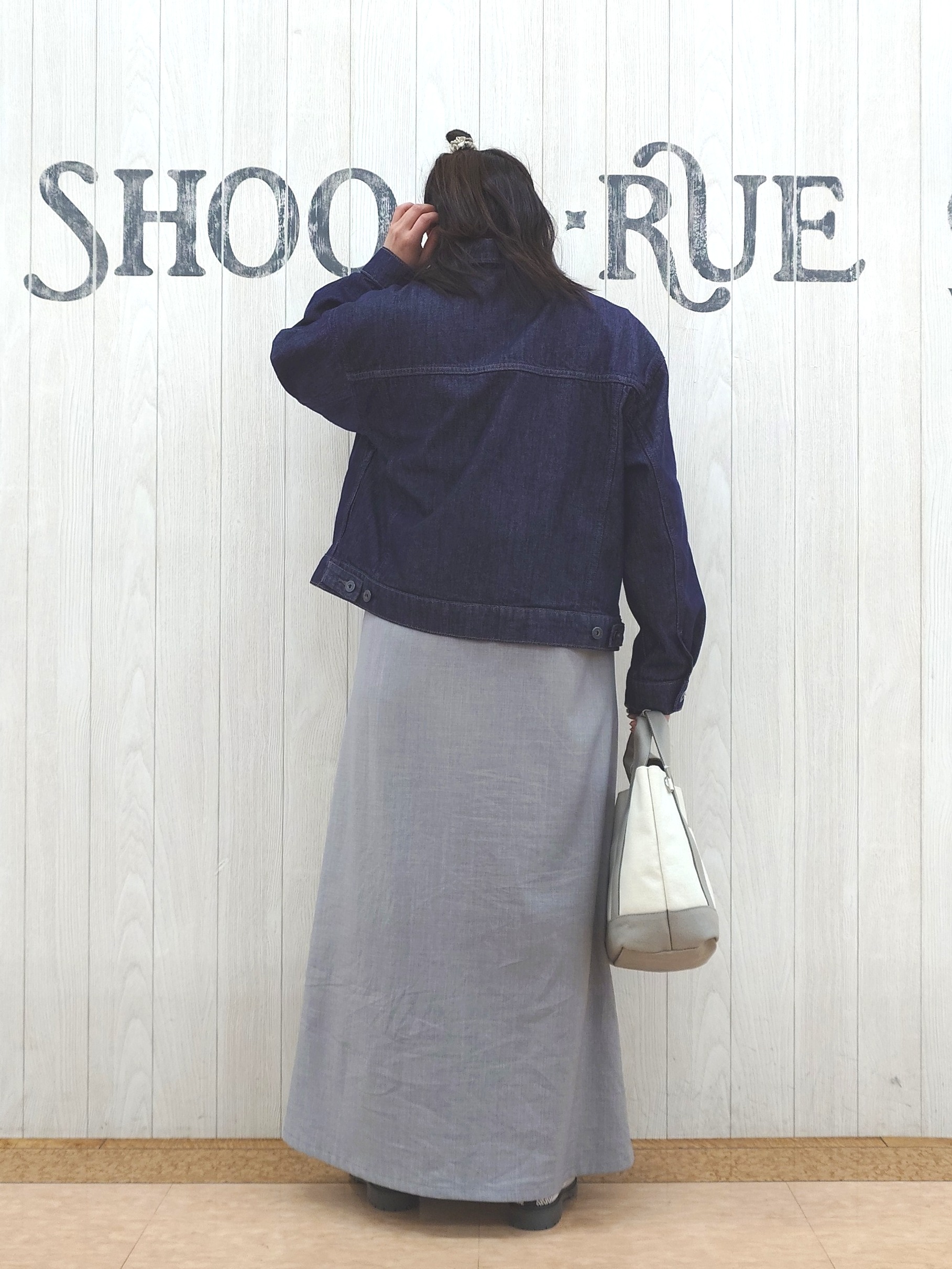 とろろさんの「SHOO･LA･RUE｜【SHOO・LA・RUE DENIM】羽織るだけでこなれる　オーバーサイズデニムジャケット」を使ったコーディネート