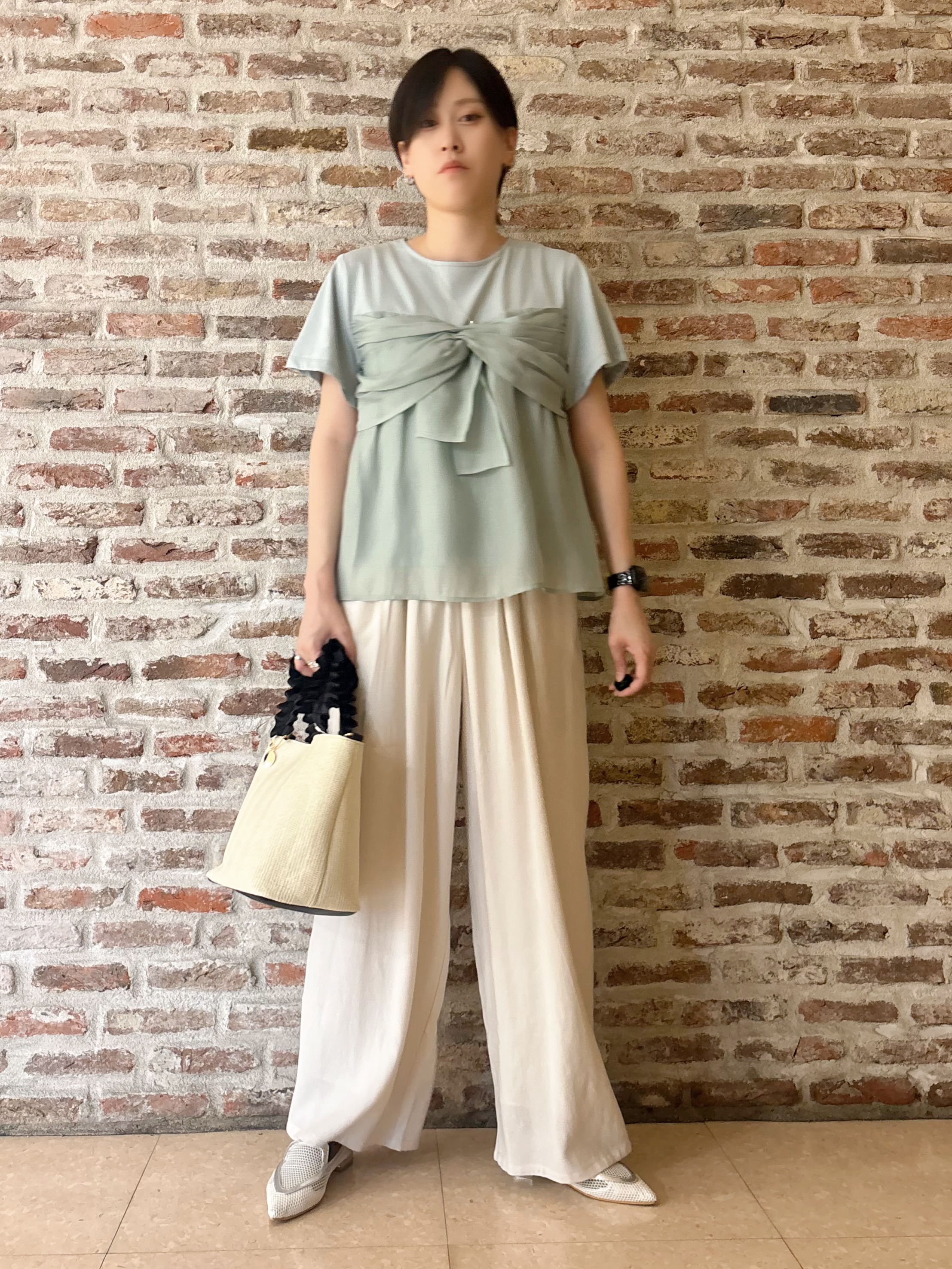 しばさんの「THE SHOP TK｜【ひんやり／吸水速乾／UV】ビスチェ風 切り替えTシャツ」を使ったコーディネート