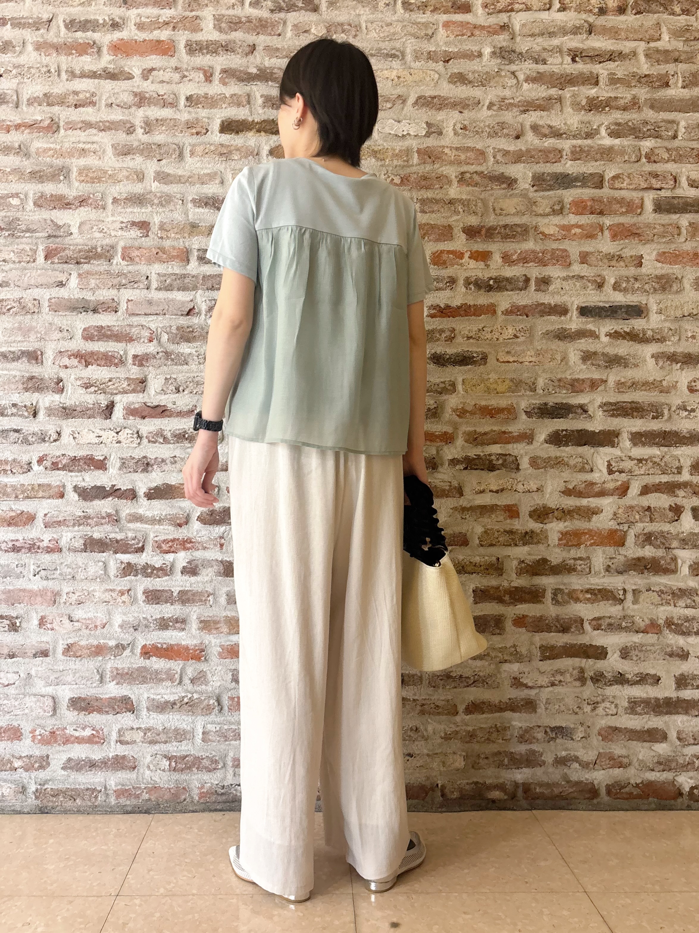 しばさんの「THE SHOP TK｜【ひんやり／吸水速乾／UV】ビスチェ風 切り替えTシャツ」を使ったコーディネート
