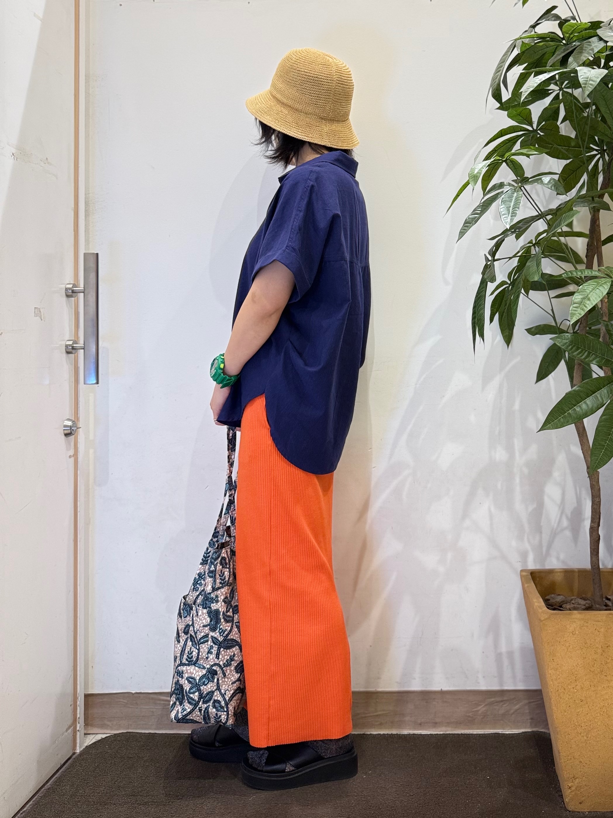 misakiさんの「SHOO･LA･RUE｜【ひんやり/UV】インせず着られる フレンチリネンスキッパーシャツ」を使ったコーディネート