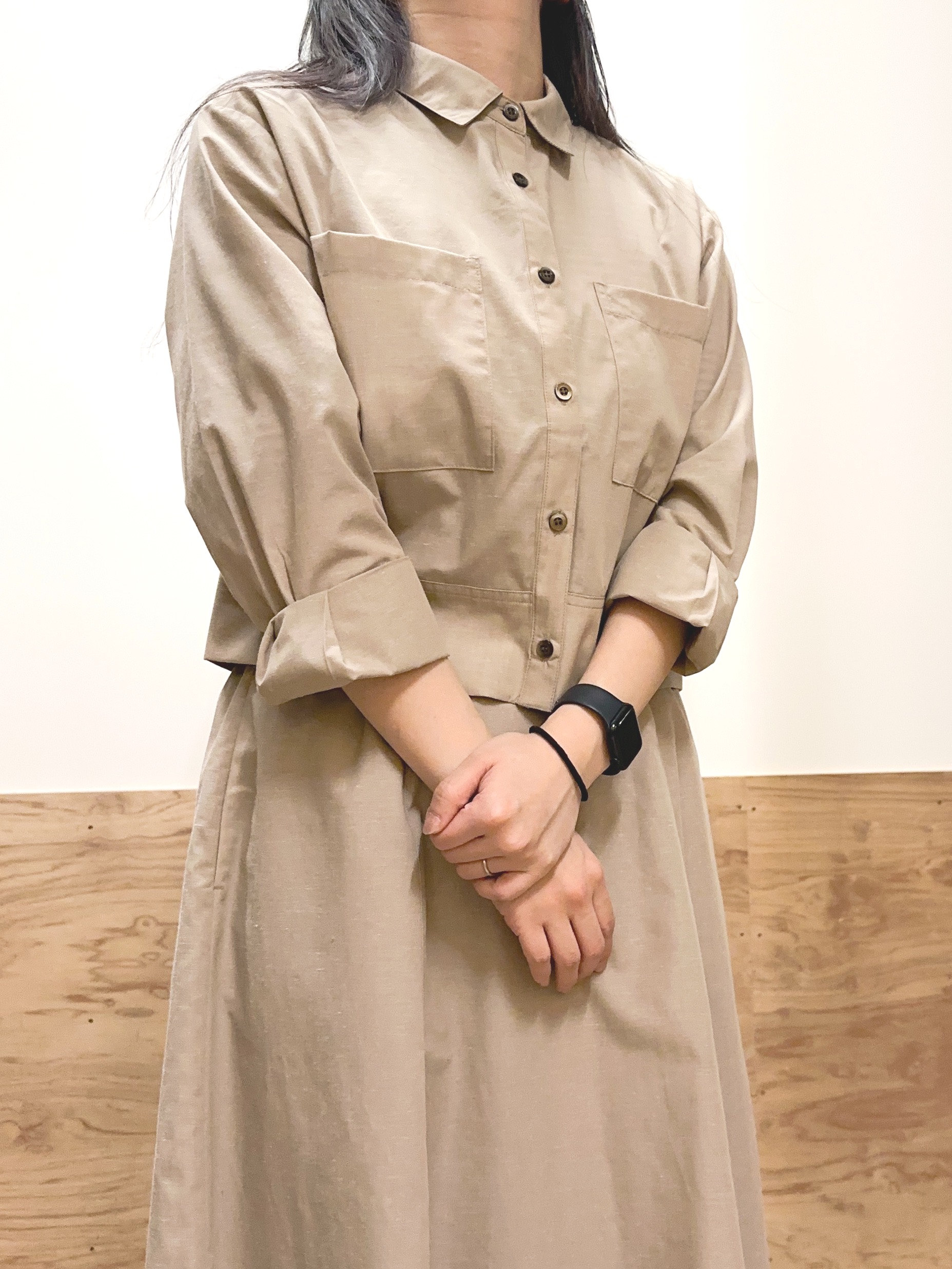 すーさんの「grove｜【貴島明日香さん着用／イージーケア／接触冷感】麻混クロップドシャツ」を使ったコーディネート