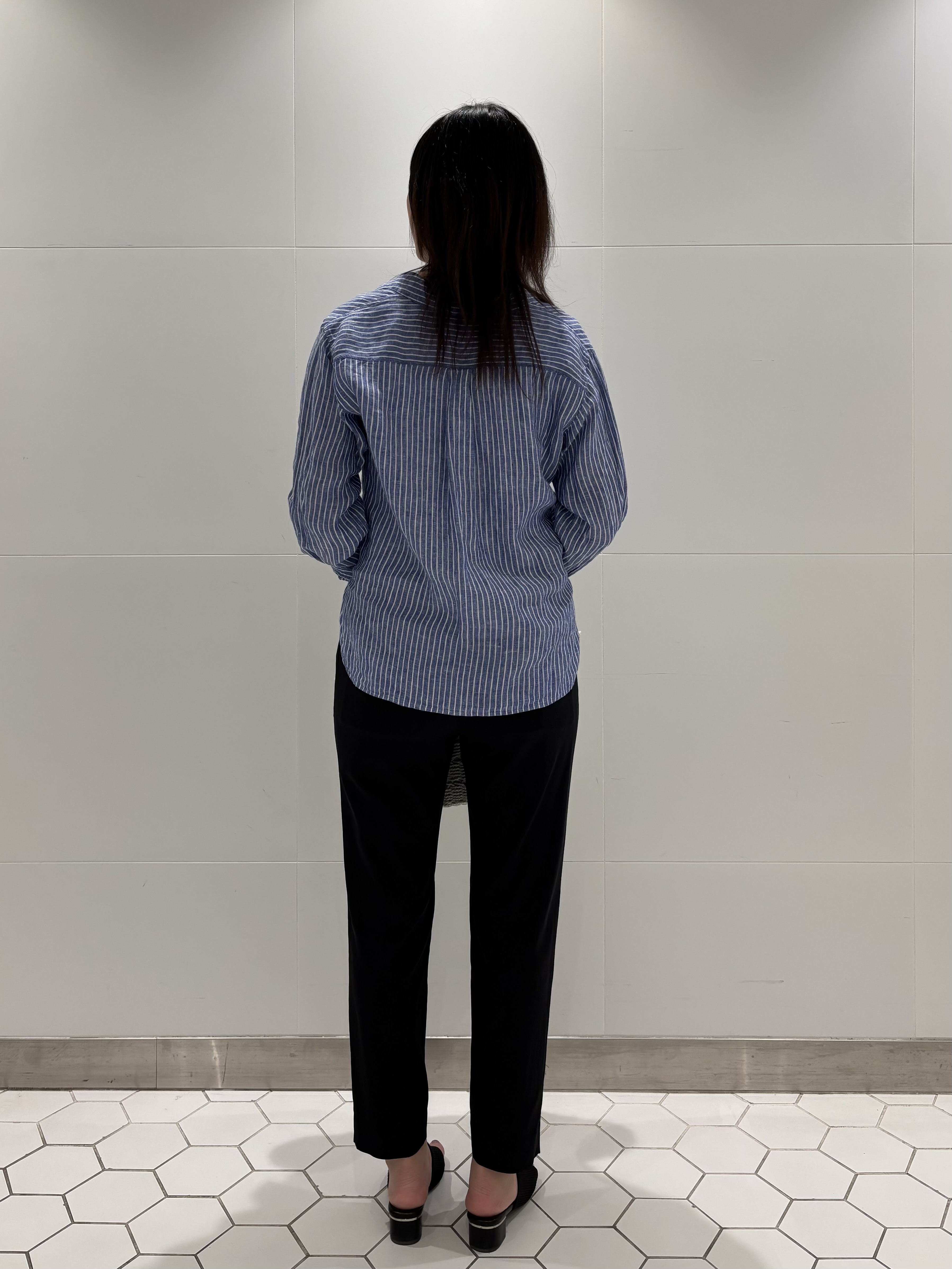 koharuさんの「INDIVI｜【接触冷感／2WAY】カシュクールリネンシャツ」を使ったコーディネート