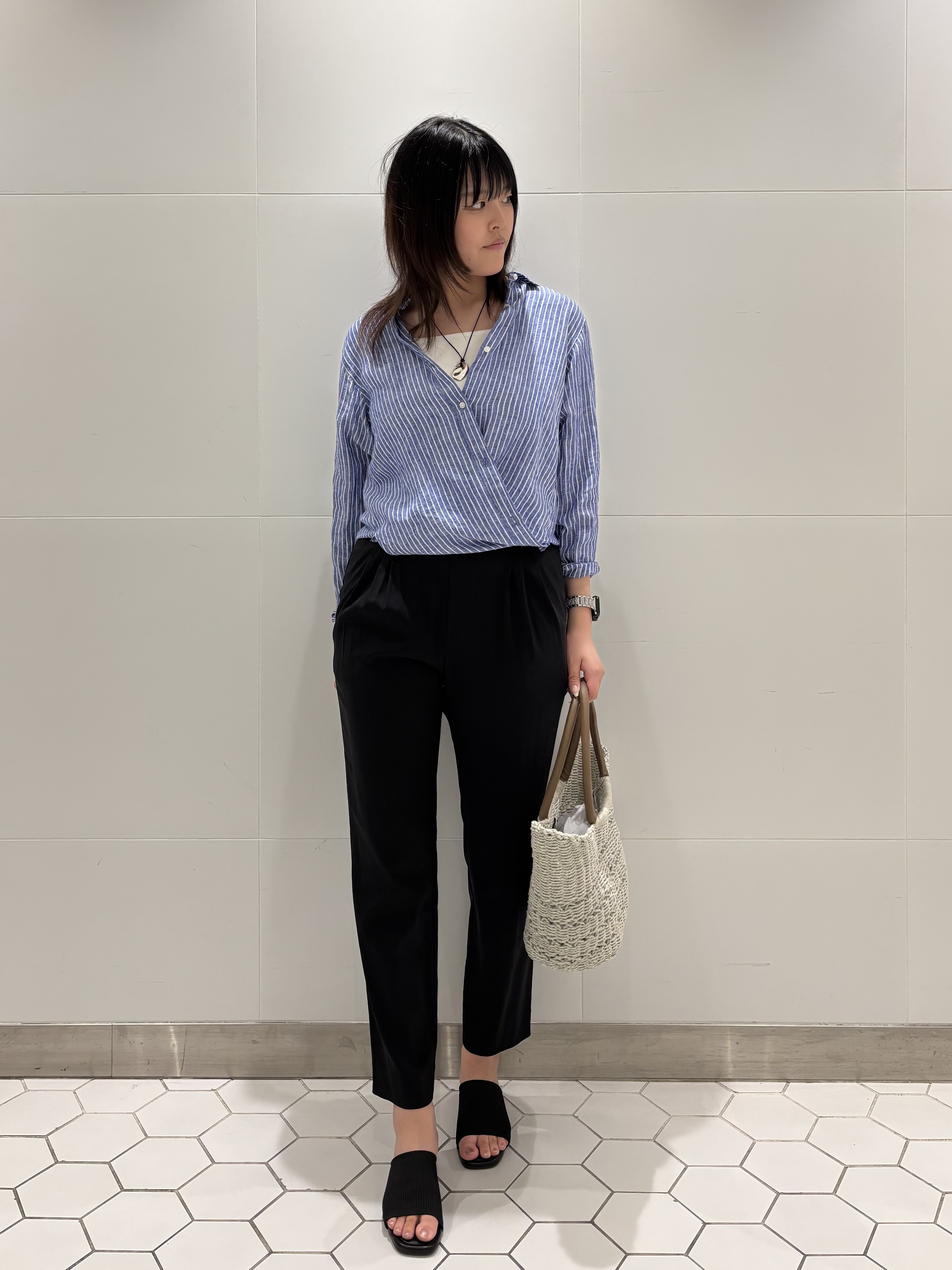 koharuさんの「INDIVI｜【接触冷感／2WAY】カシュクールリネンシャツ」を使ったコーディネート
