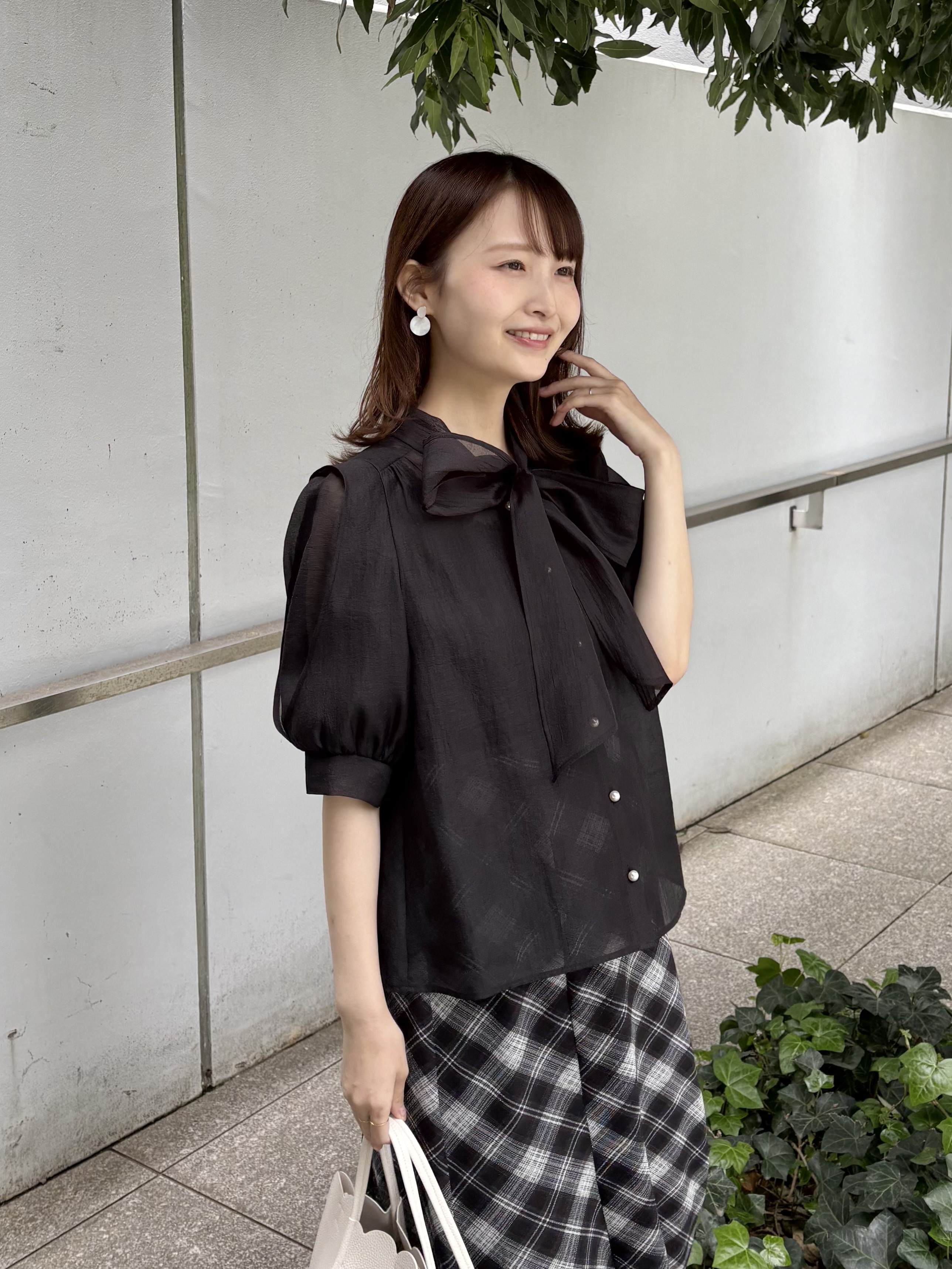 みさかさんの「index｜オーガンシアーリボンフリルブラウス【洗濯機OK／イージーアイロン】」を使ったコーディネート