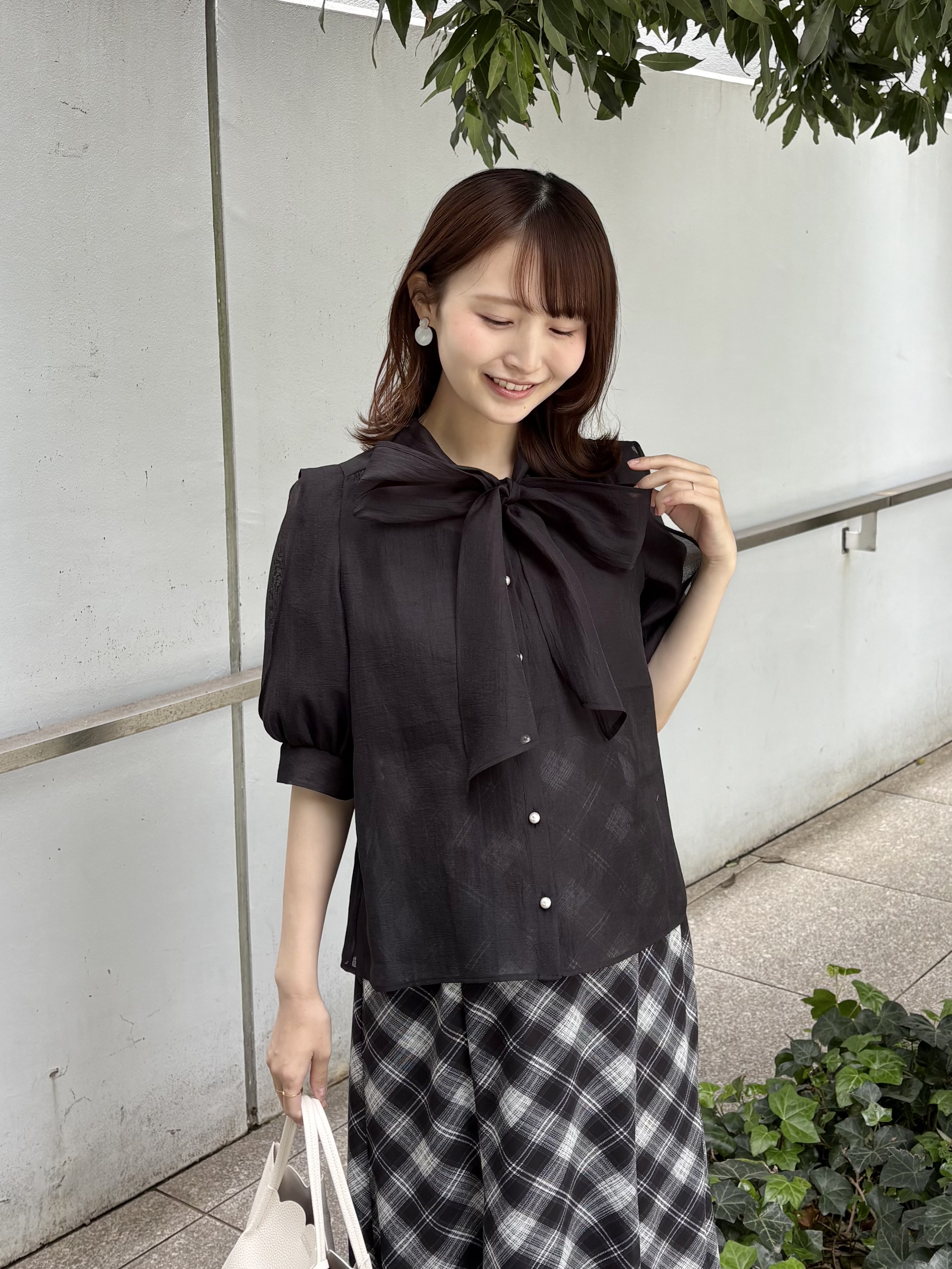 みさかさんの「index｜オーガンシアーリボンフリルブラウス【洗濯機OK／イージーアイロン】」を使ったコーディネート