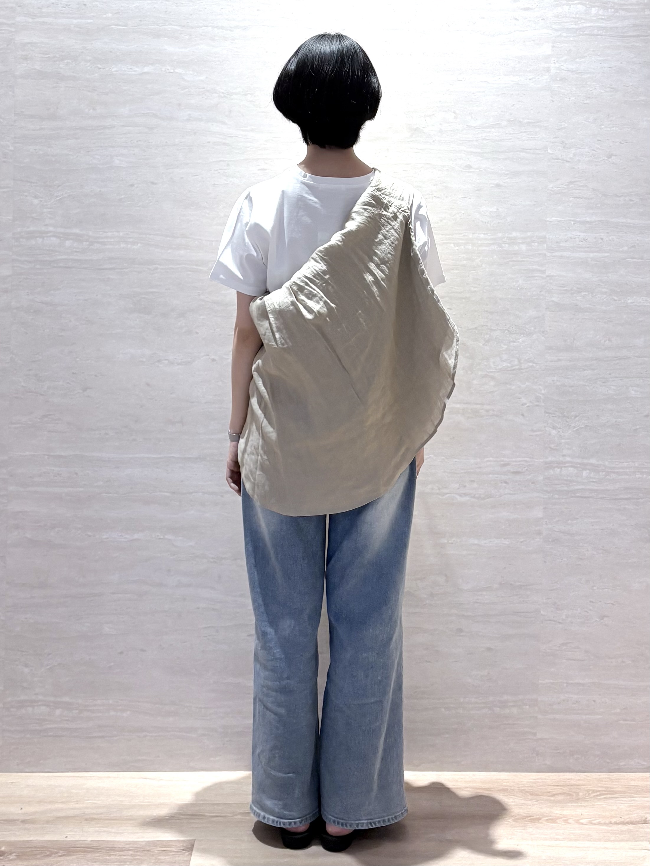 JIMAさんの「OPAQUE.CLIP｜ロゴプリント刺繍アソートTシャツ【洗濯機OK】」を使ったコーディネート