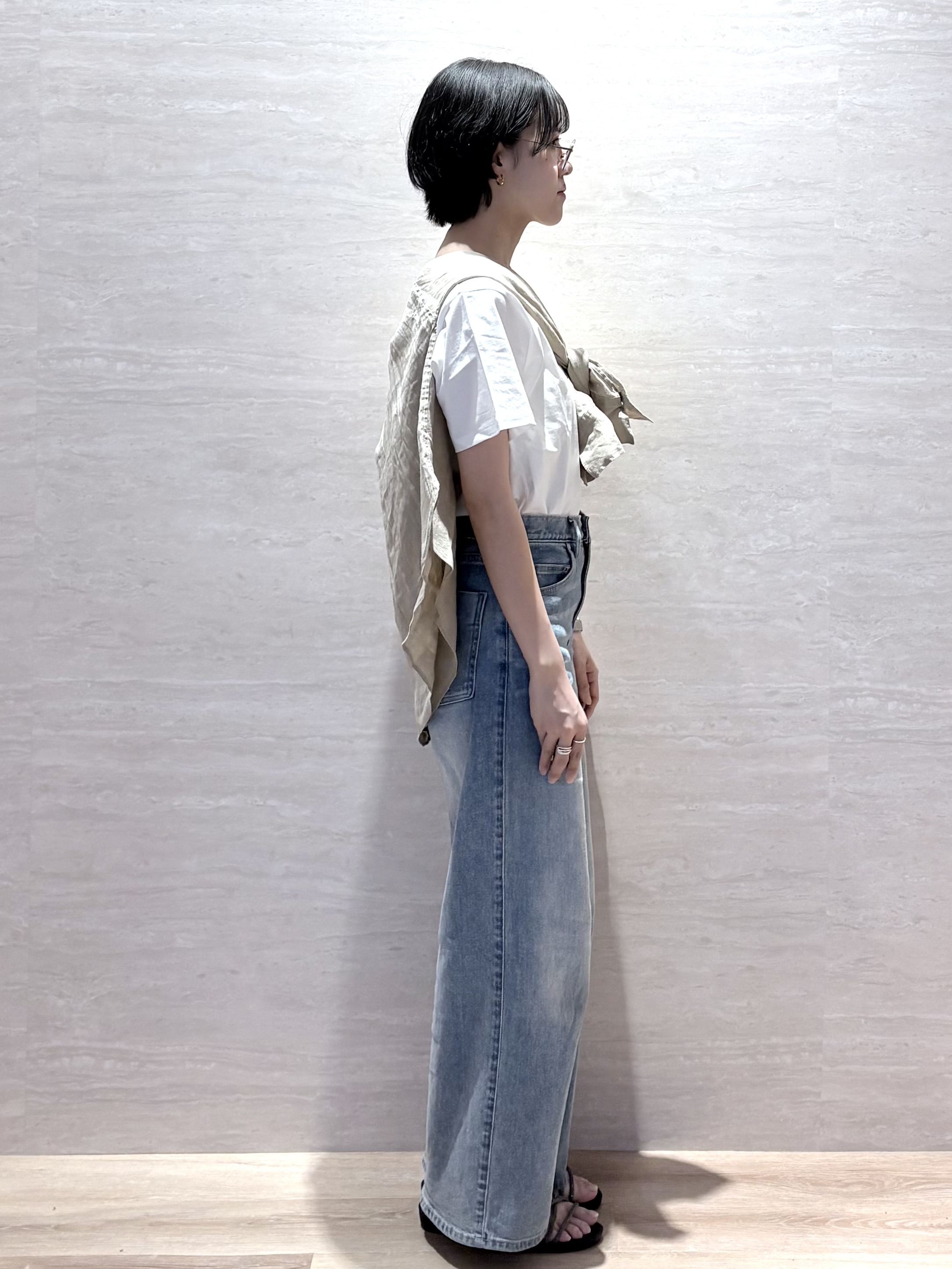 JIMAさんの「OPAQUE.CLIP｜ロゴプリント刺繍アソートTシャツ【洗濯機OK】」を使ったコーディネート