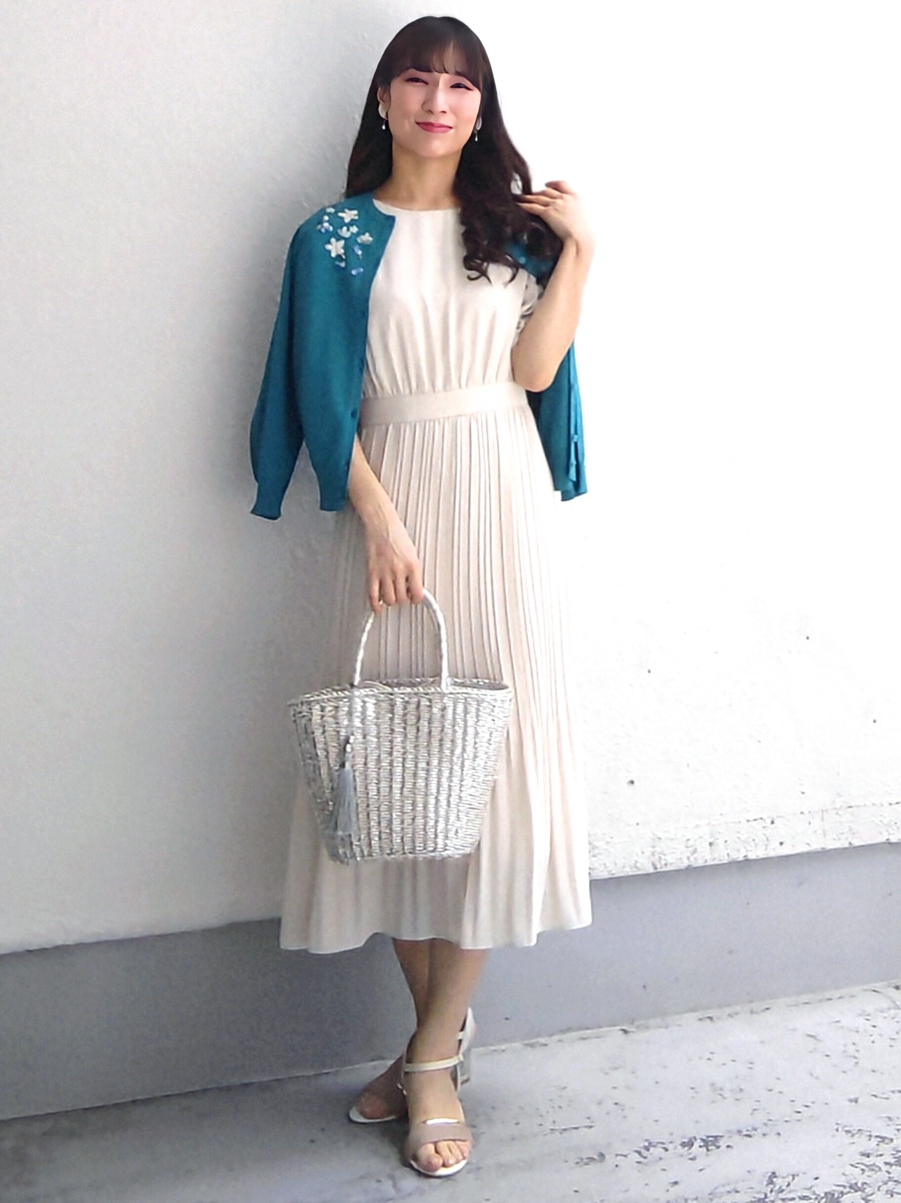 keinaさんの「SunaUna｜【SS～Lサイズ展開／スパンコール・ビジュー・刺繍】クラフトカーディガン」を使ったコーディネート