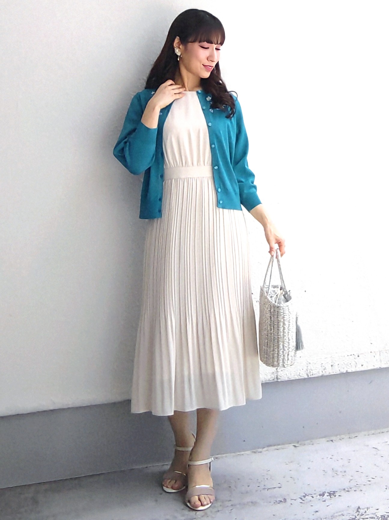 keinaさんの「SunaUna｜【SS～Lサイズ展開／スパンコール・ビジュー・刺繍】クラフトカーディガン」を使ったコーディネート