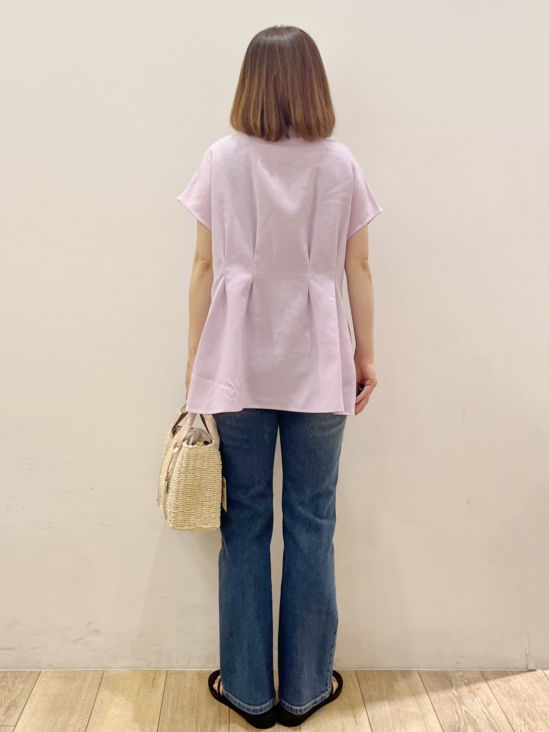 kcさんの「OPAQUE.CLIP｜【接触冷感／吸水速乾】リネンライク タックフレンチスリーブブラウス《洗濯機OK》」を使ったコーディネート