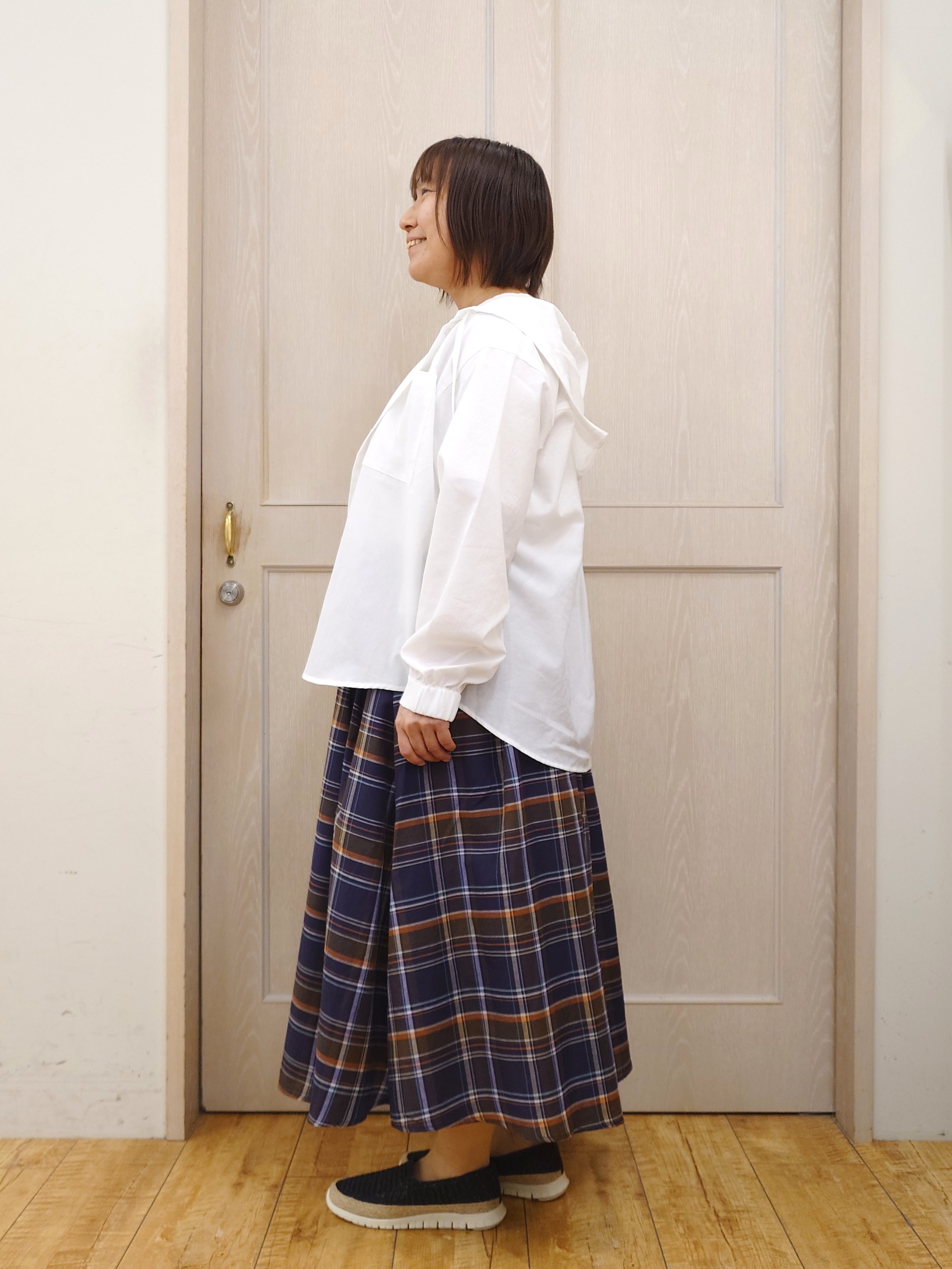 とろろさんの「SHOO･LA･RUE｜【さらり快適/洗濯機可/S-LL】UVカット機能付き ライトな着心地 ひんやりシャツパーカ」を使ったコーディネート
