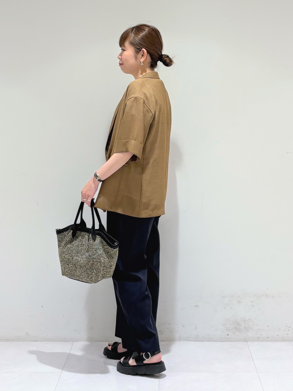 tsuyuさんの「INDIVI｜【洗える／メッシュ素材／SETUP可能】半袖シアージャケット」を使ったコーディネート