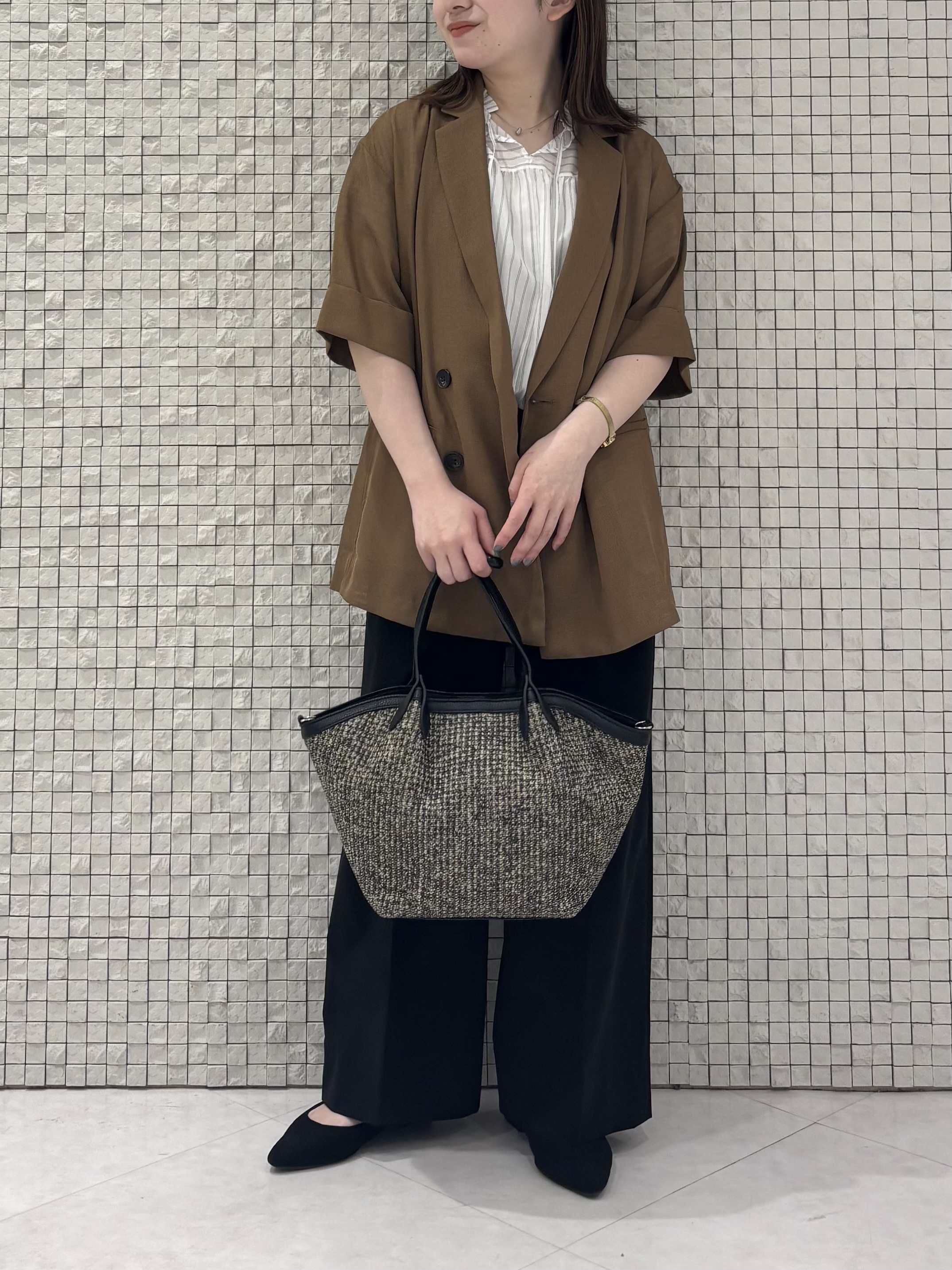 sakuさんの「INDIVI｜【洗える／メッシュ素材／SETUP可能】半袖シアージャケット」を使ったコーディネート