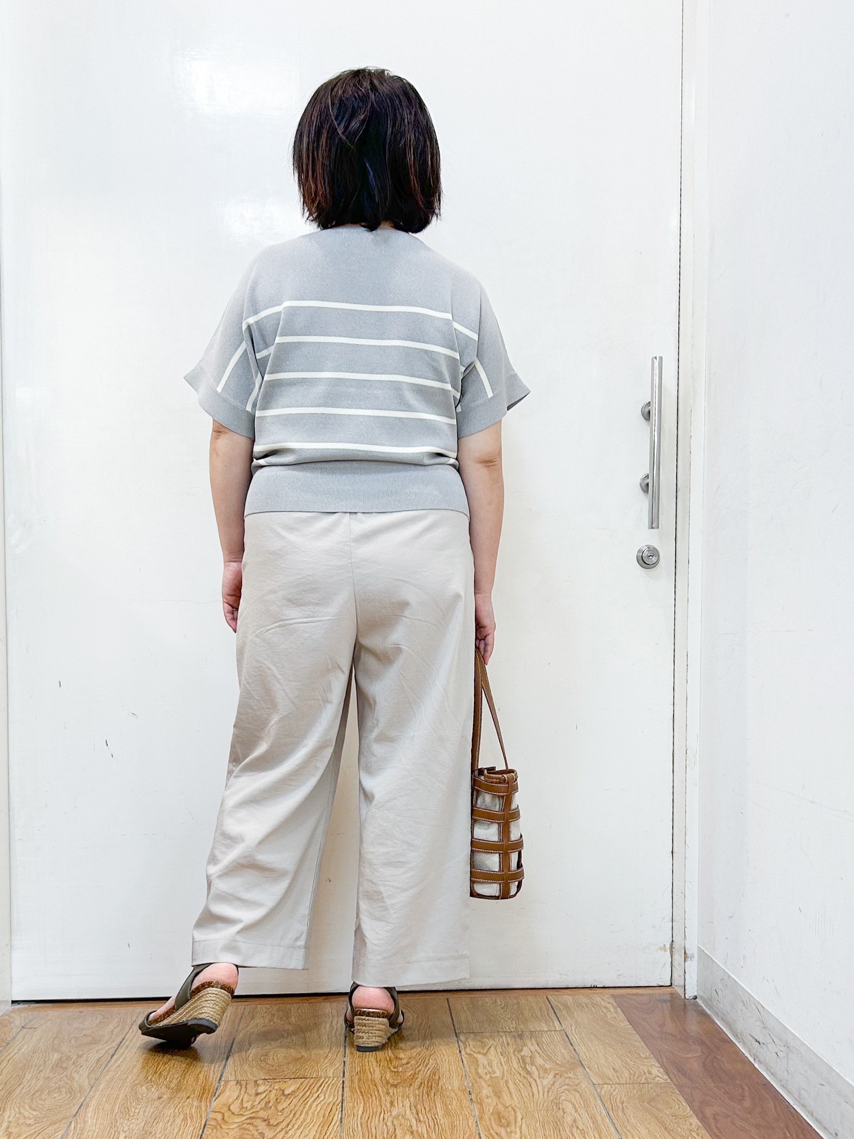 haruさんの「SHOO･LA･RUE｜【毎日洗える/ひんやり/UV/S-LL】二の腕隠れる さらっとドルマン半袖ニット」を使ったコーディネート