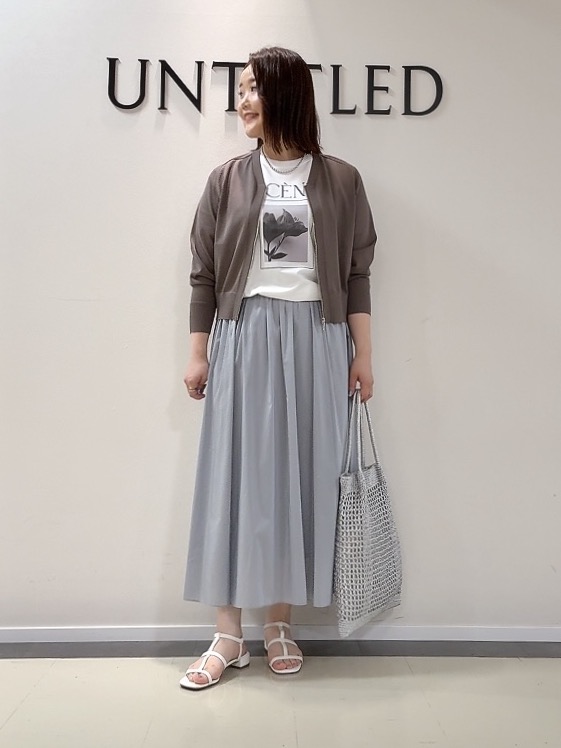 YUIさんの「UNTITLED｜【アンサンブル可/日除け・冷房対策】シアーレーヨンZIPカーディガン」を使ったコーディネート